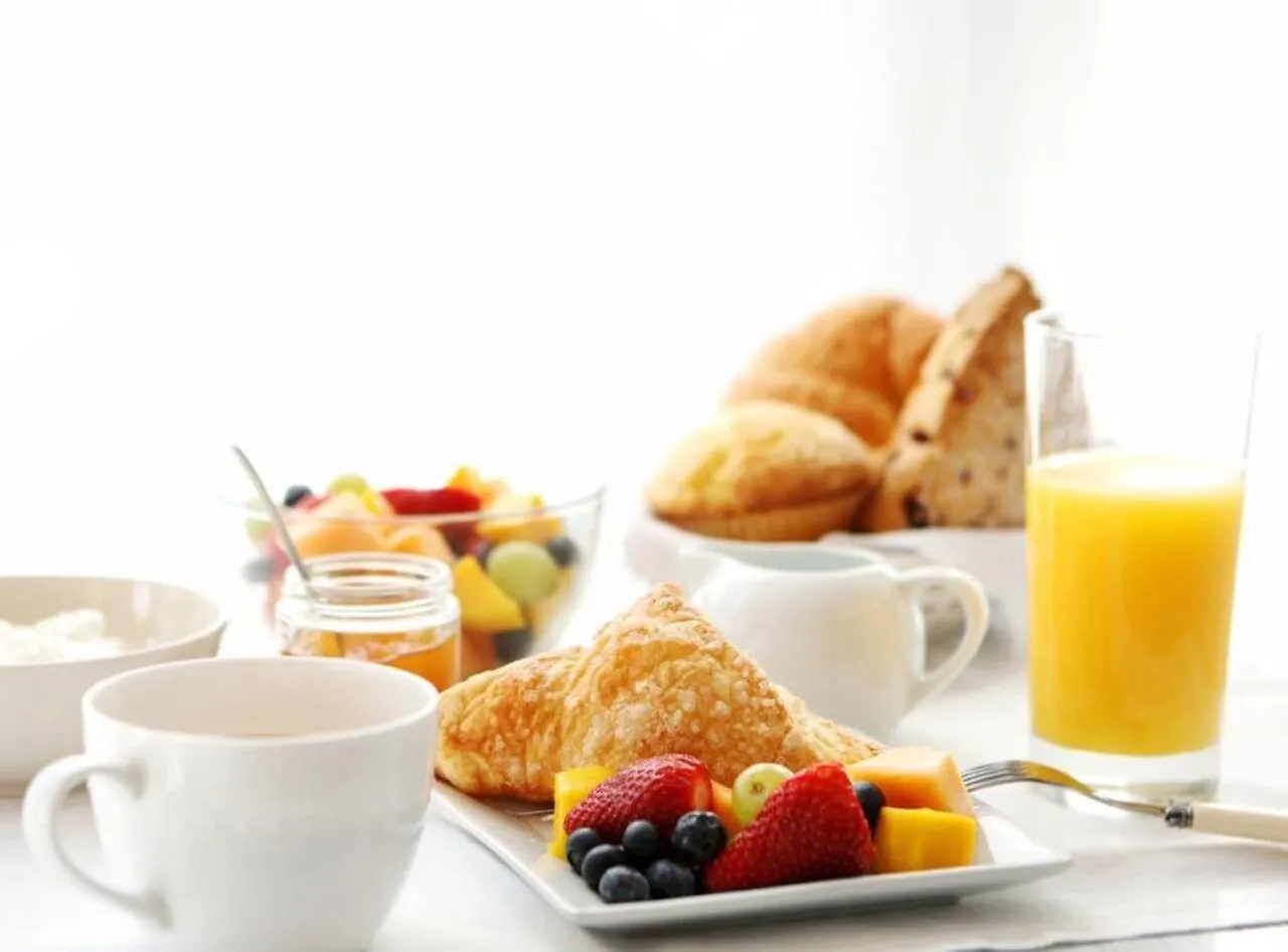 Restaurant/places to eat in Hotel Royal Saranda