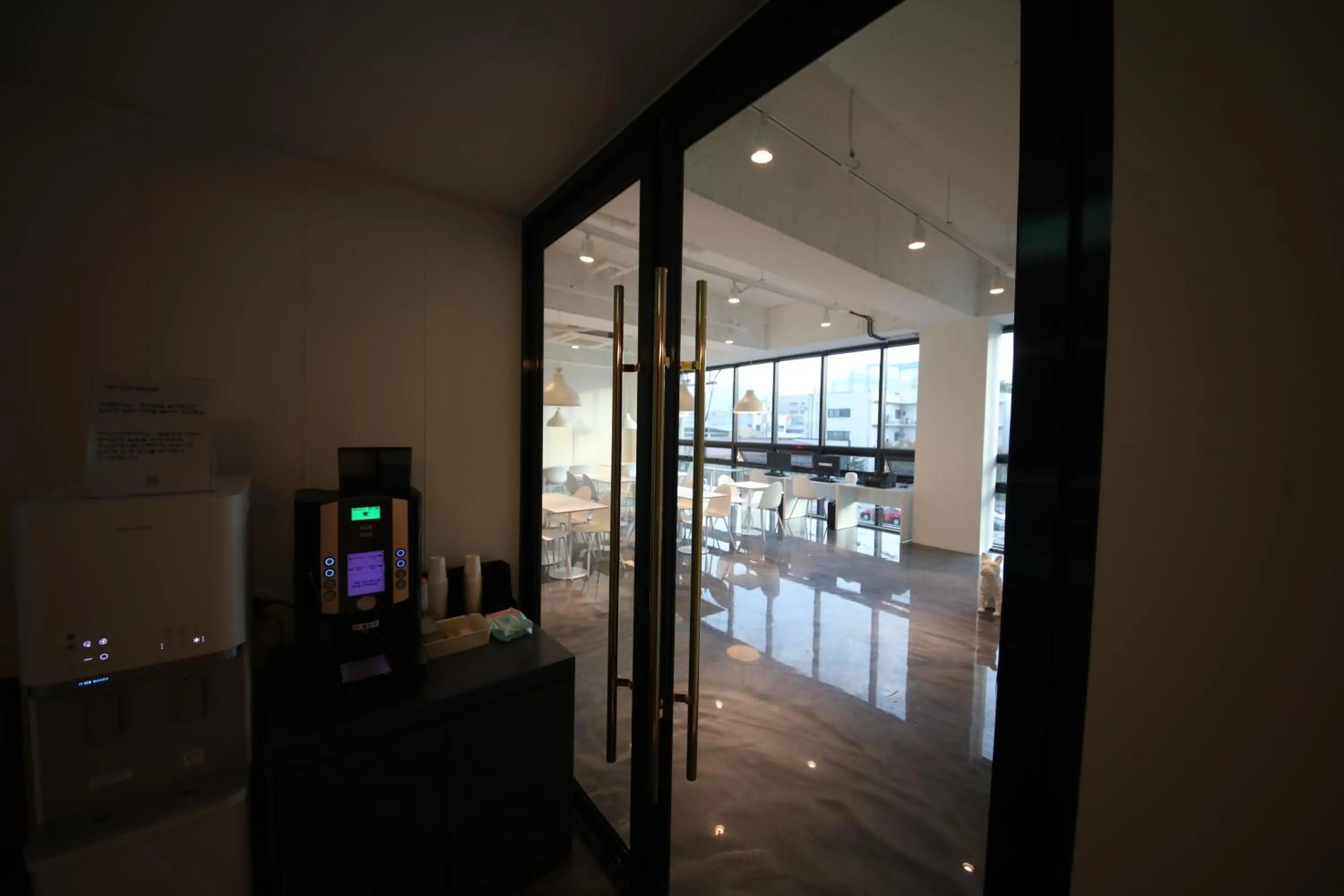 Restaurant/places to eat in Zam 101