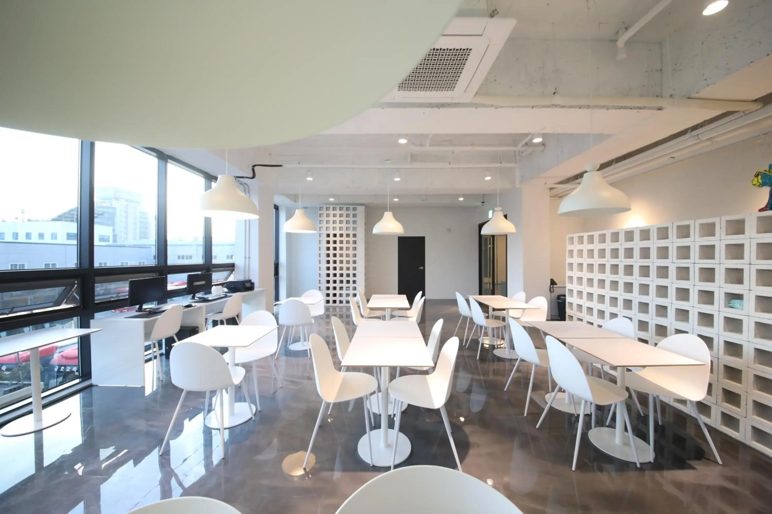 Restaurant/places to eat in Zam 101 Restaurant/places to eat in Zam 101