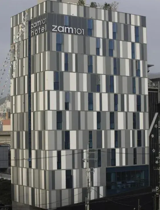 Property building in Zam 101 Property building in Zam 101