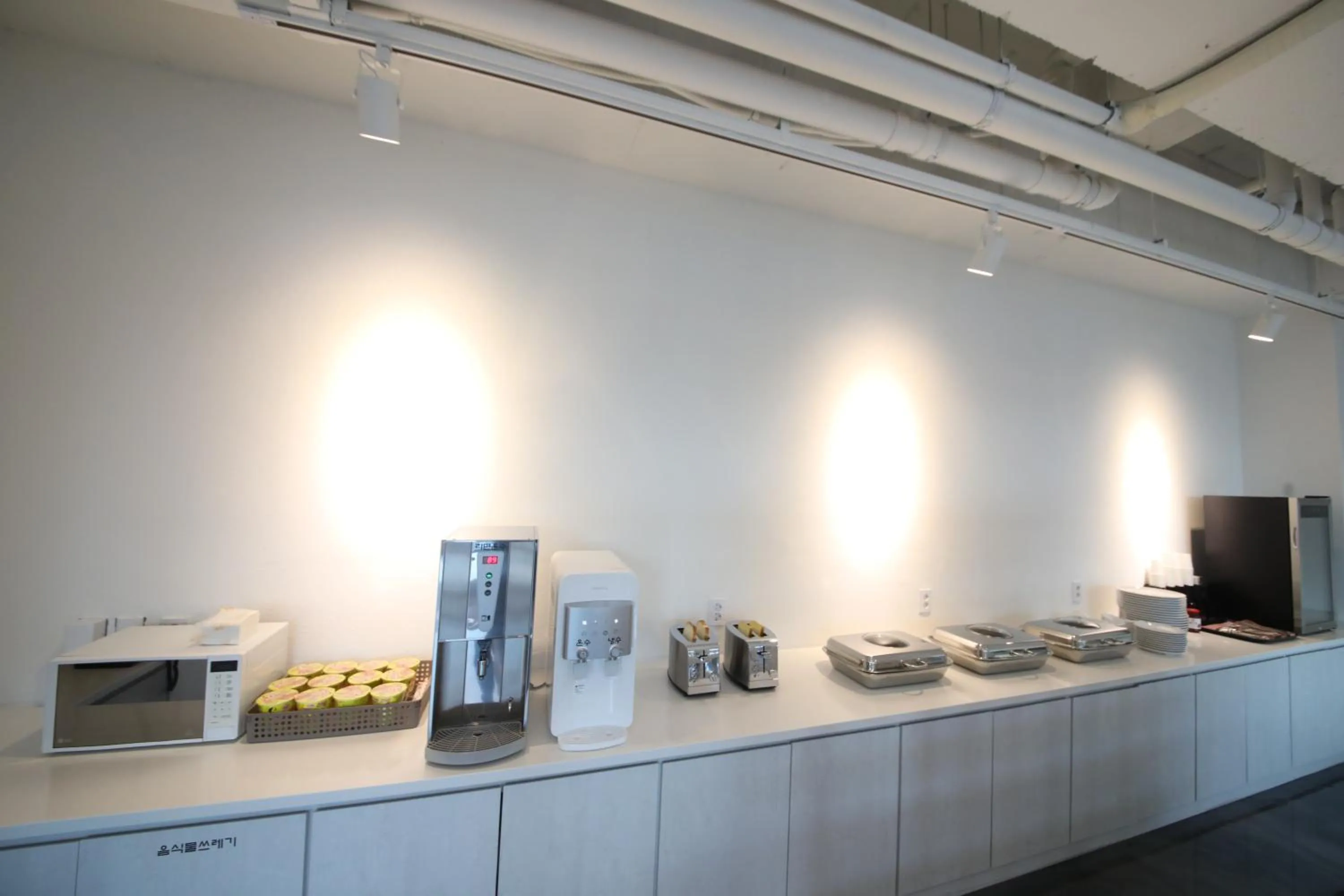 Restaurant/places to eat in Zam 101