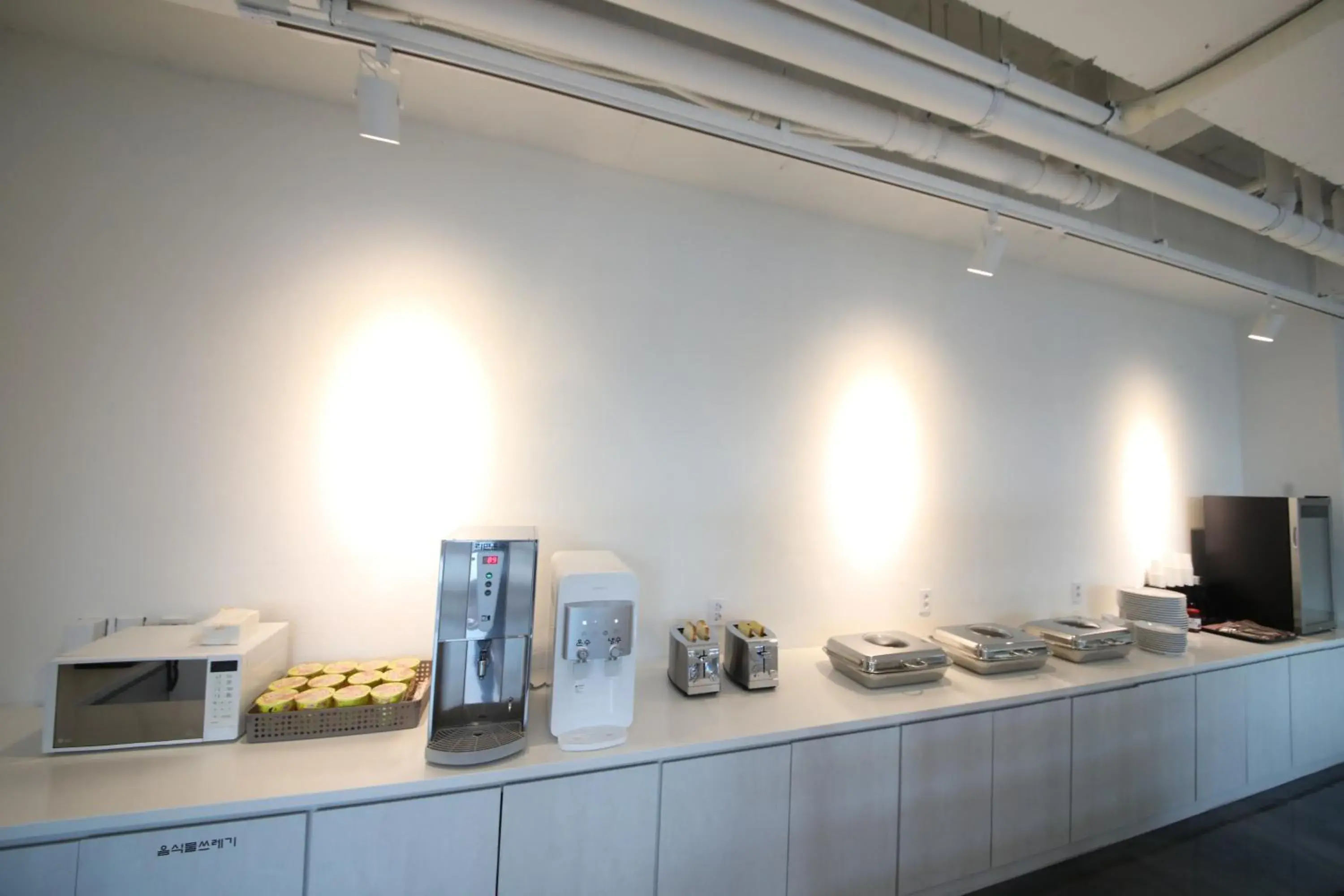 Restaurant/places to eat in Zam 101 Restaurant/places to eat in Zam 101