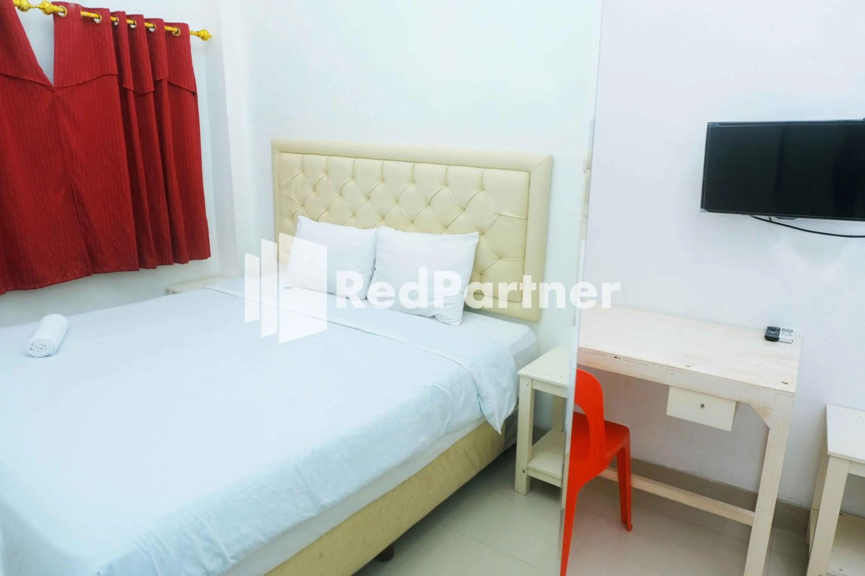 Bedroom, Bed in Fortuner Homestay Syariah Makassar Mitra RedDoorz