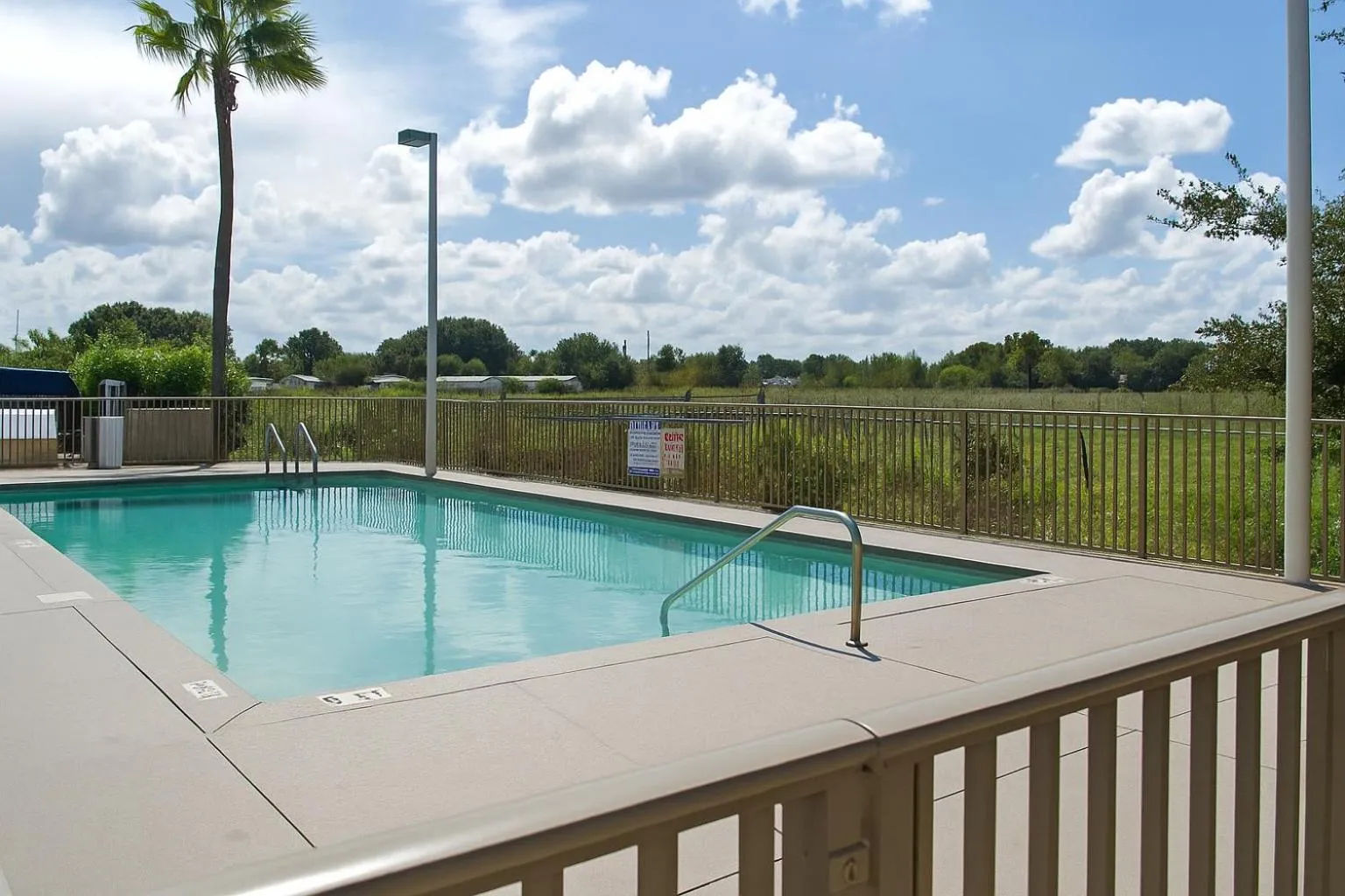 Pool view in Serena Inn
