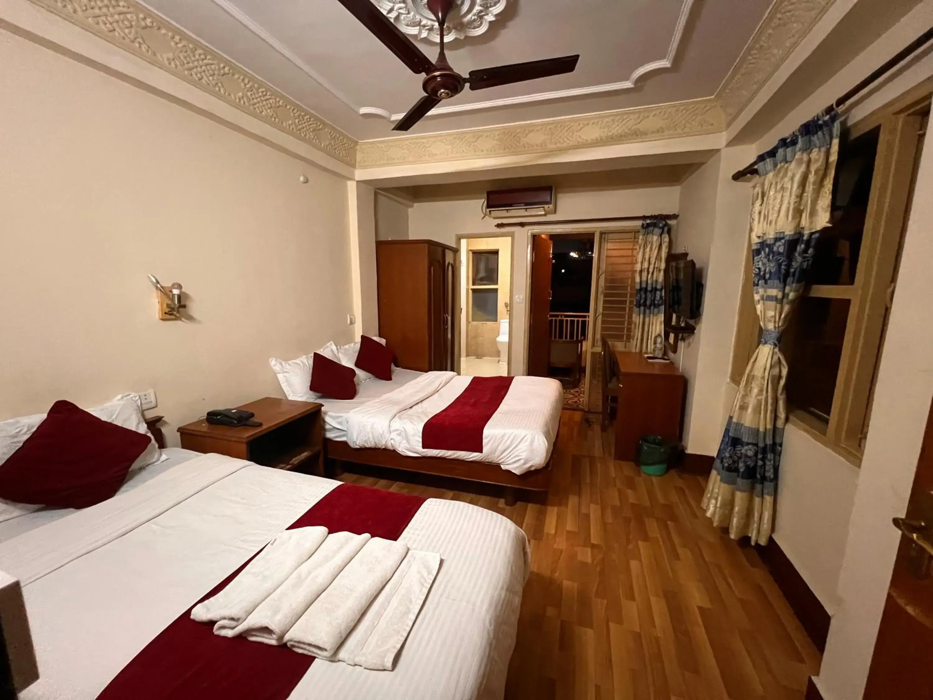 Family Room with Balcony in Trekkers Home Family Room with Balcony in Trekkers Home