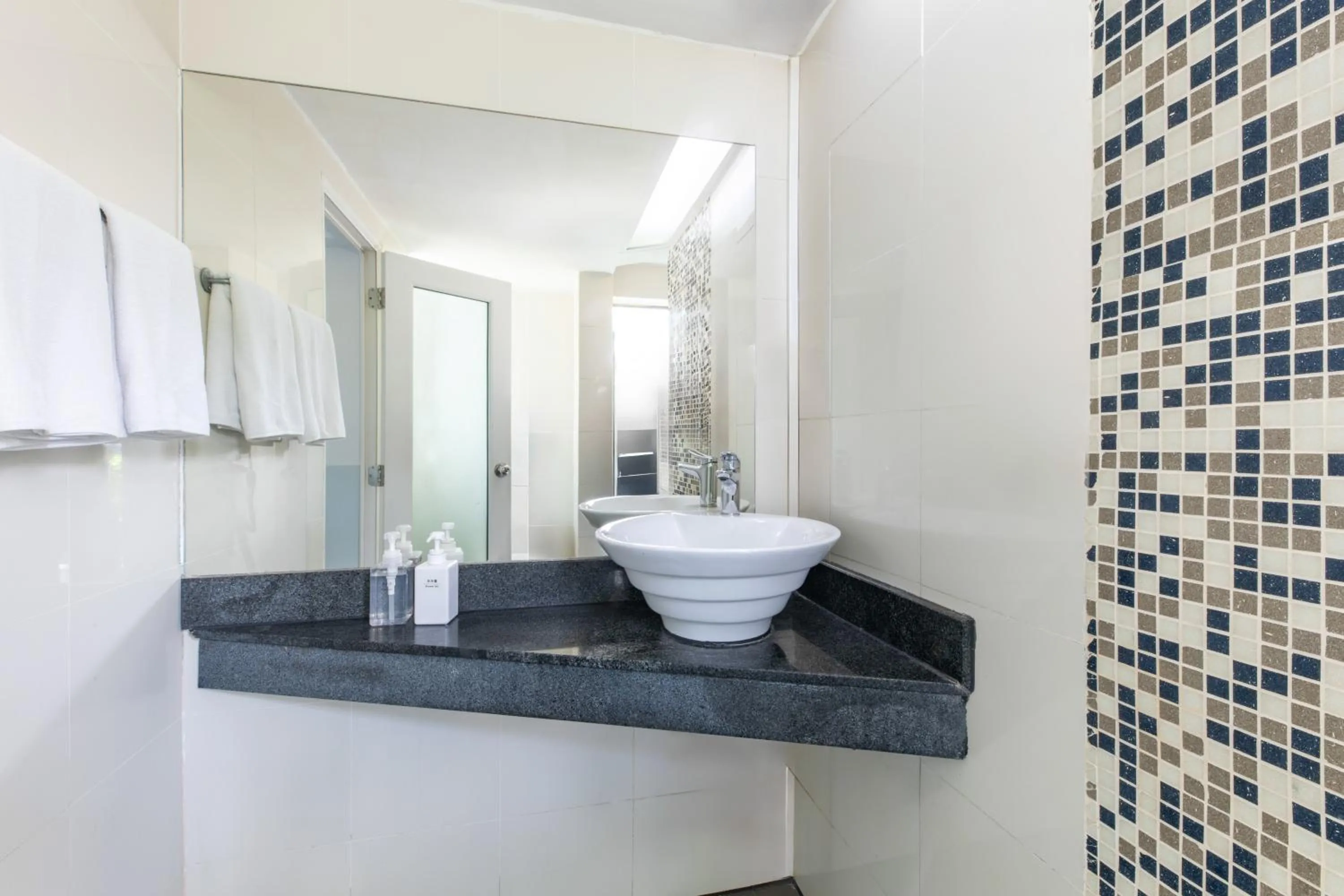 Shenzhen Loft Youth Hostel