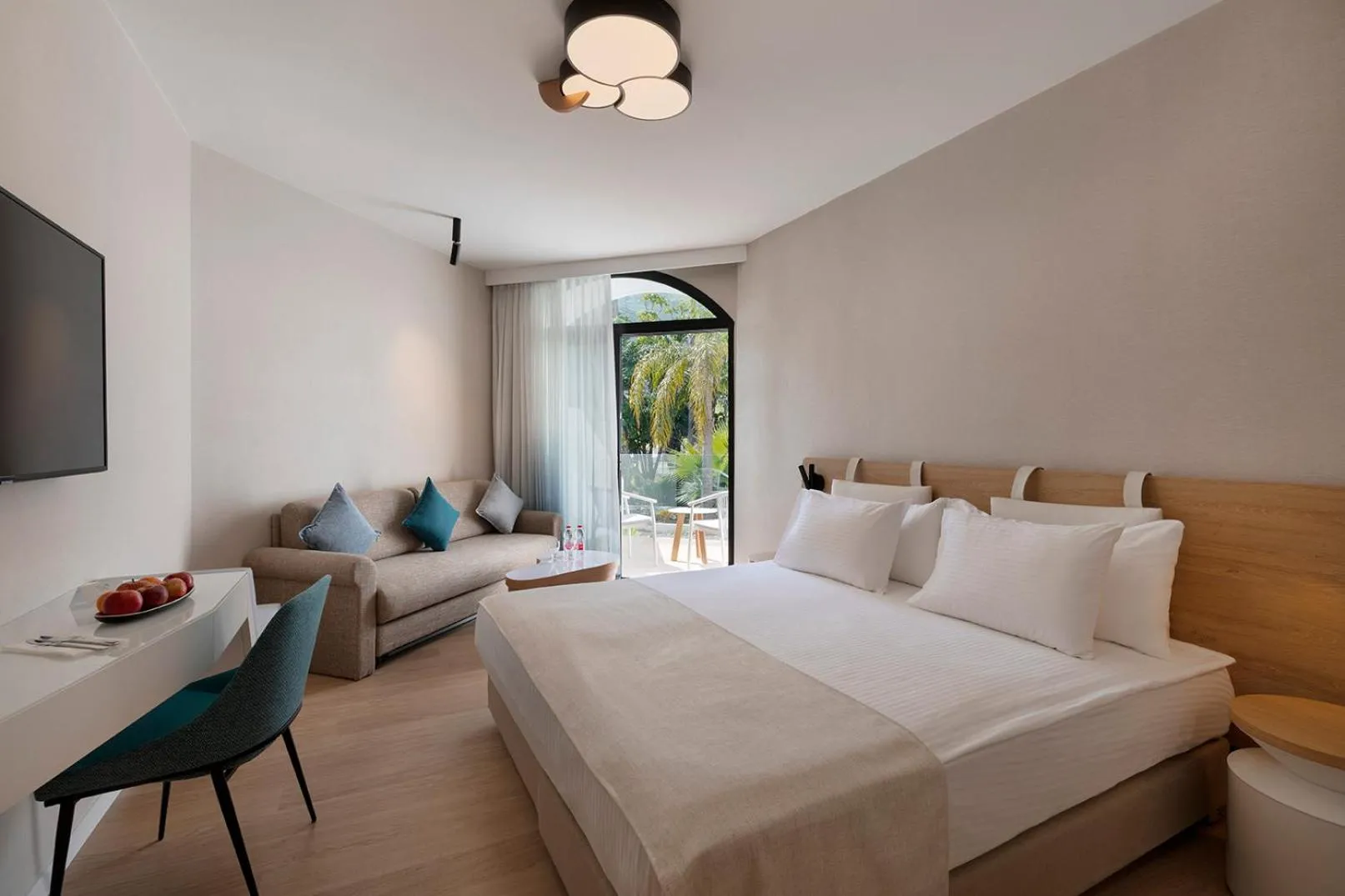 Photo of the whole room, Bed in Gai Beach Hotel