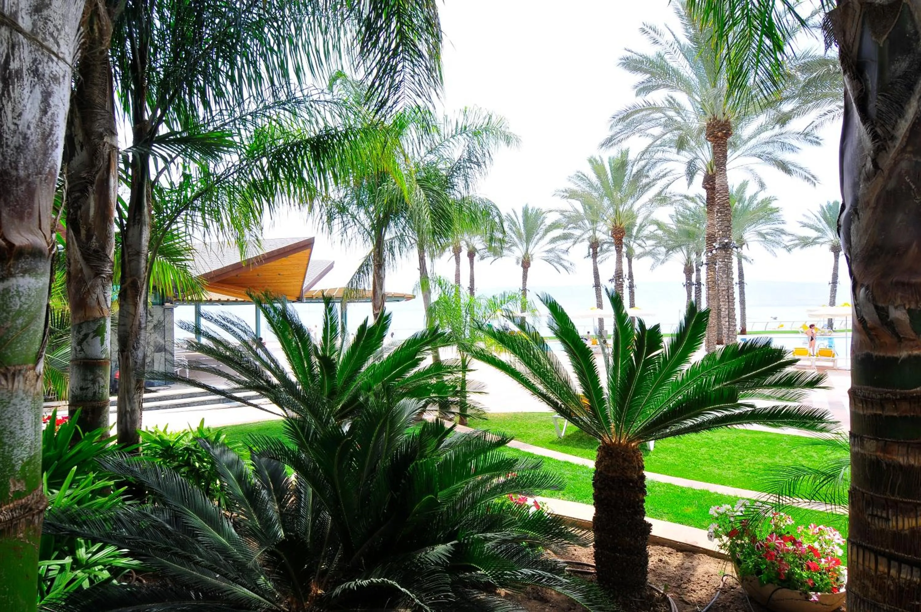 Garden in Gai Beach Hotel