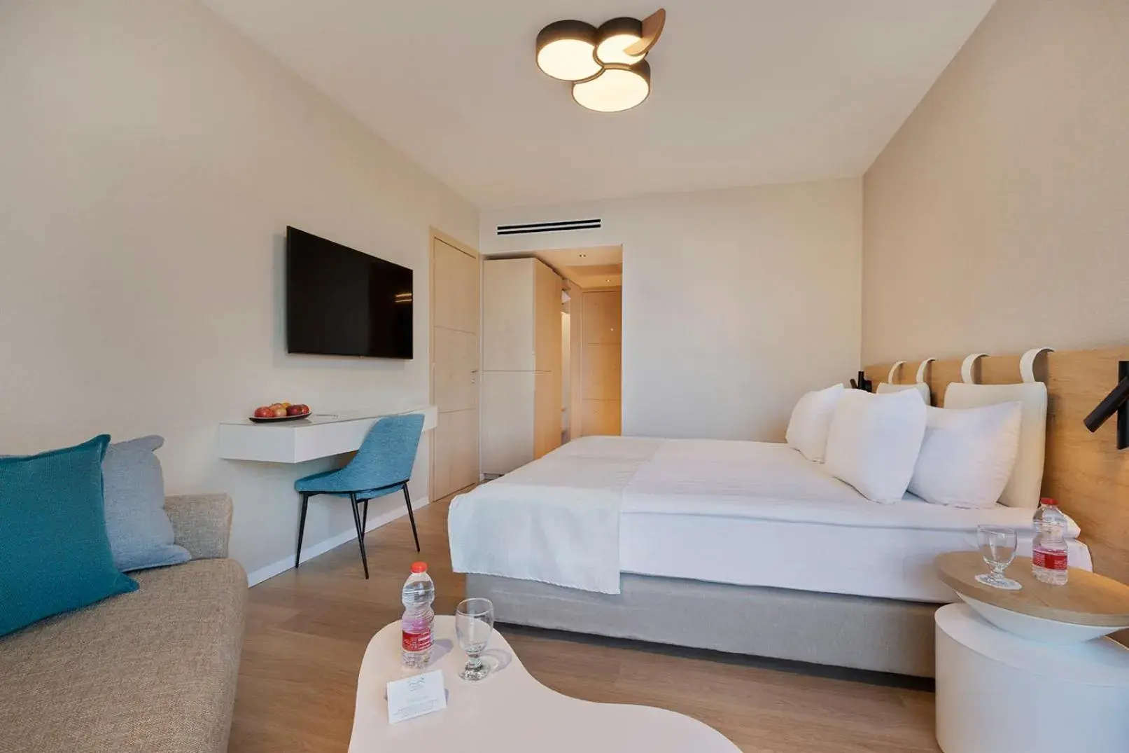 Deluxe Room with Balcony - single occupancy in Gai Beach Hotel Deluxe Room with Balcony - single occupancy in Gai Beach Hotel