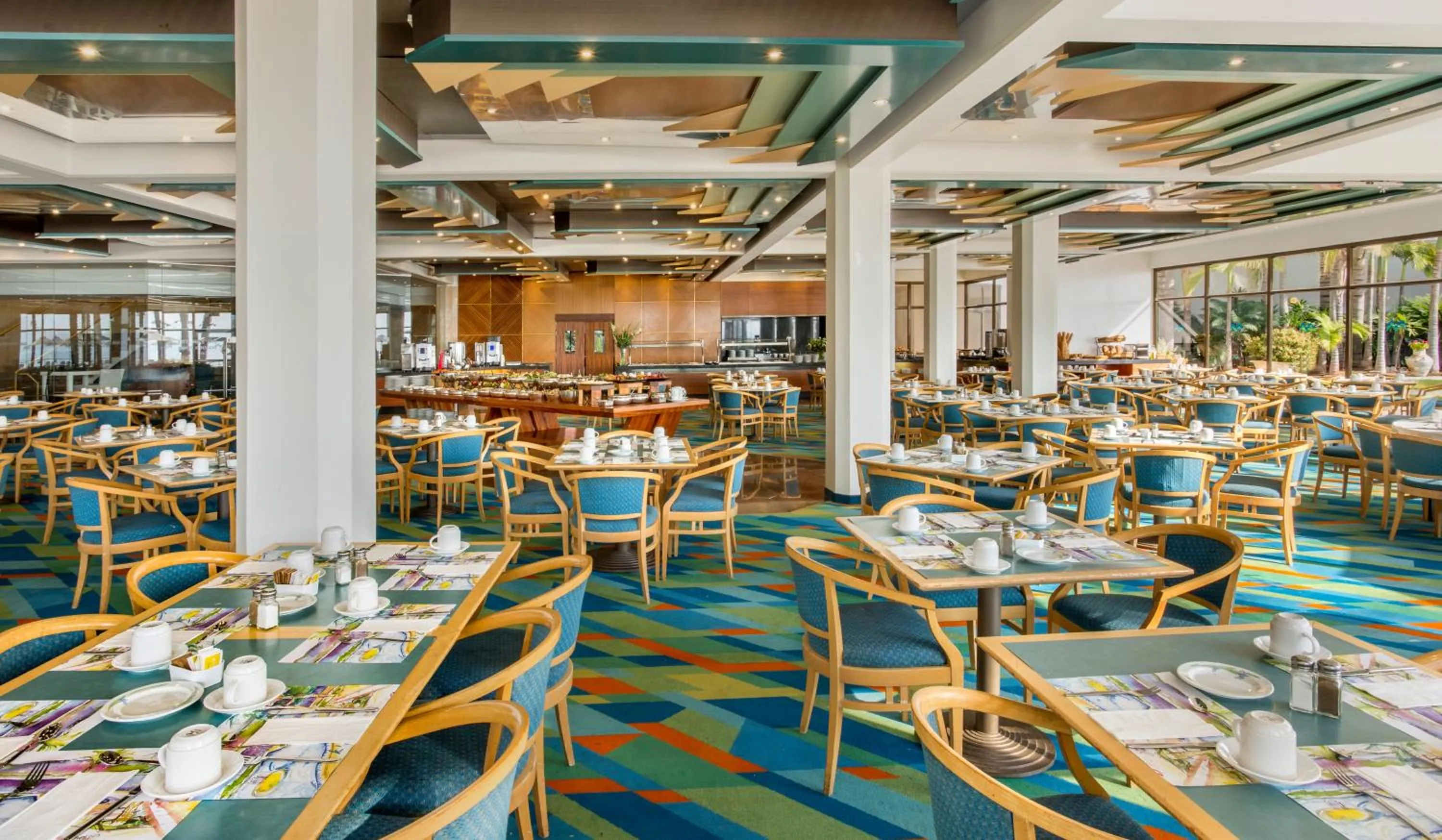 Restaurant/places to eat in Gai Beach Hotel