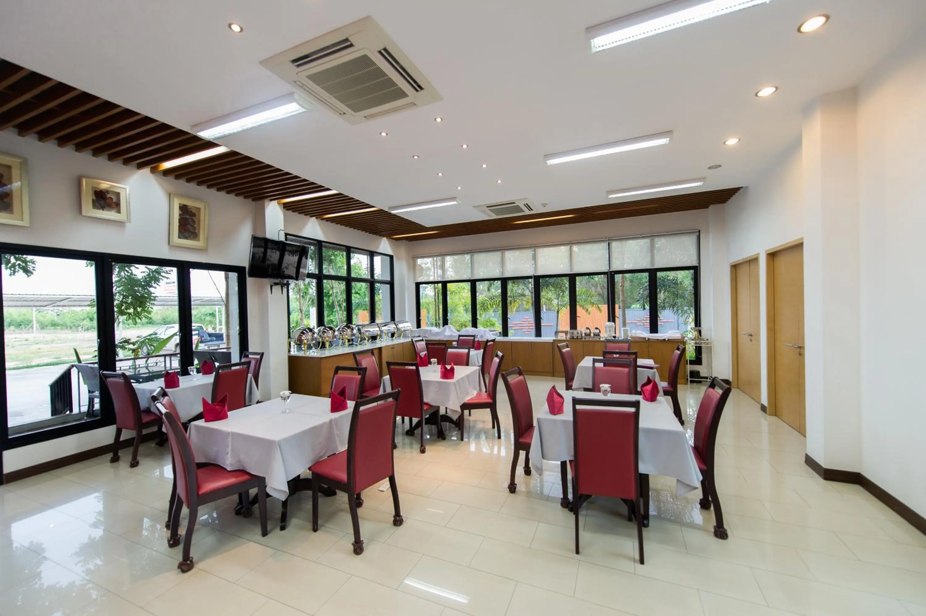 Restaurant/places to eat in Mamaison Hotel