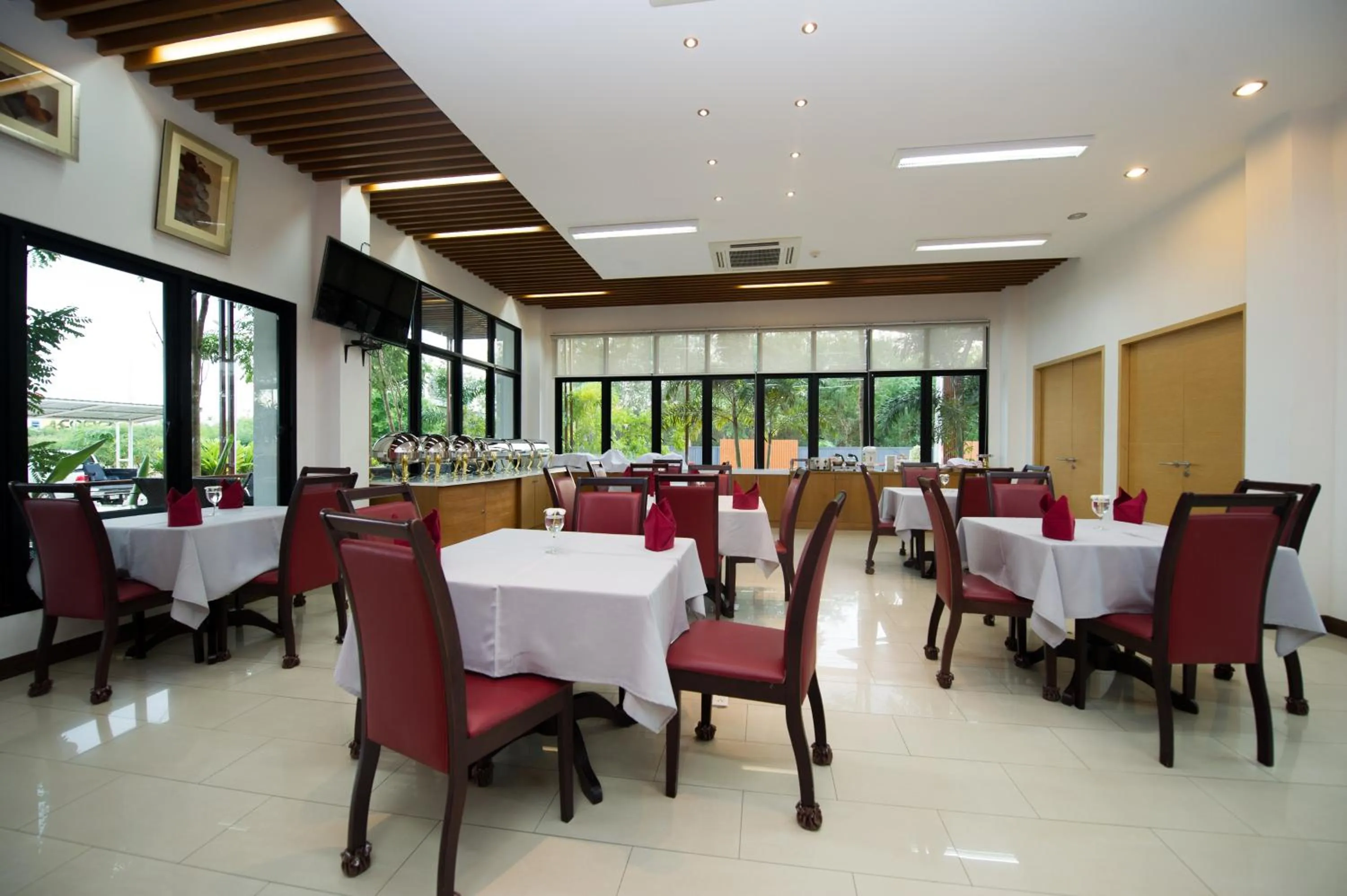 Restaurant/places to eat in Mamaison Hotel