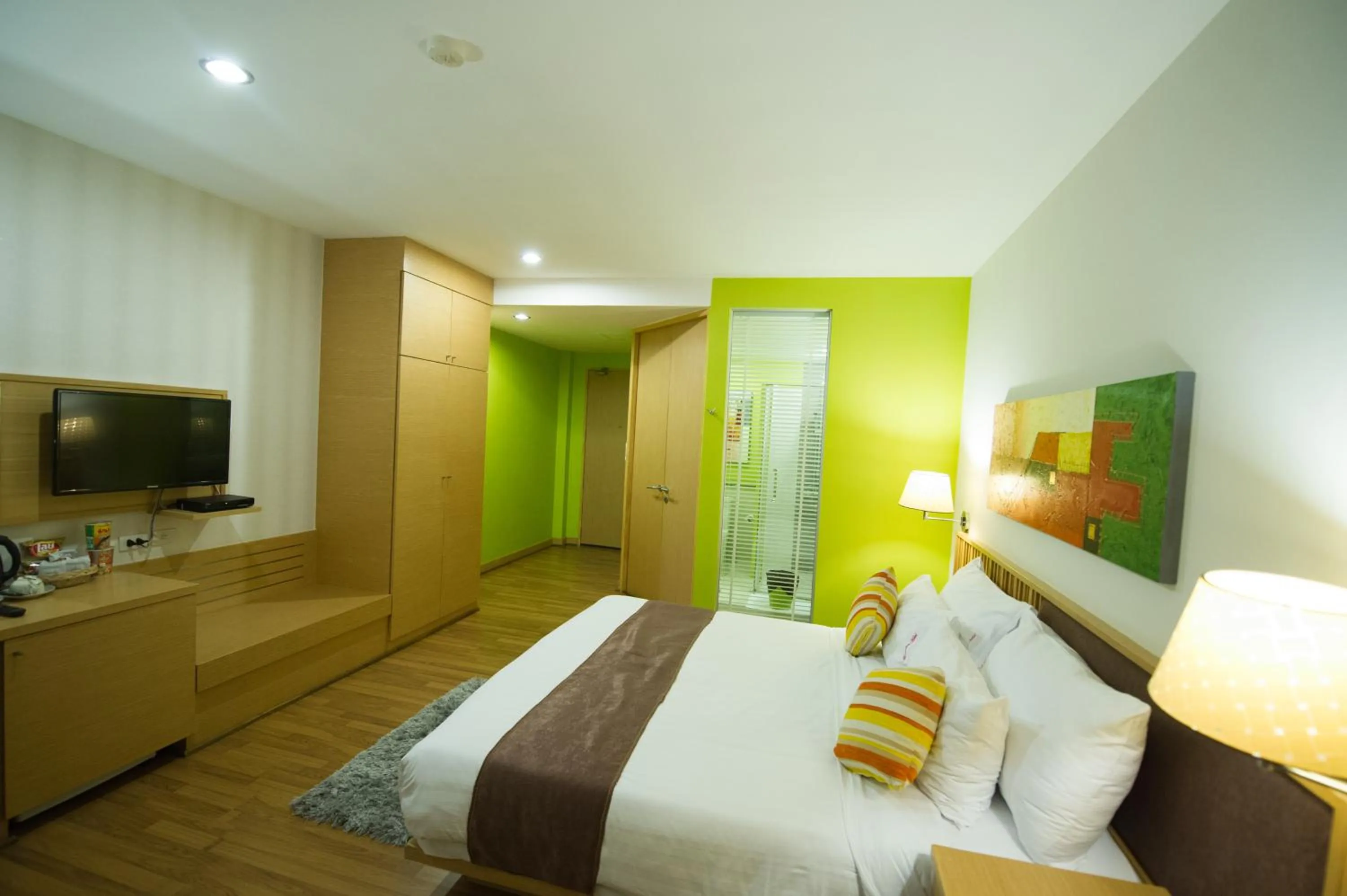 Photo of the whole room, Bed in Mamaison Hotel