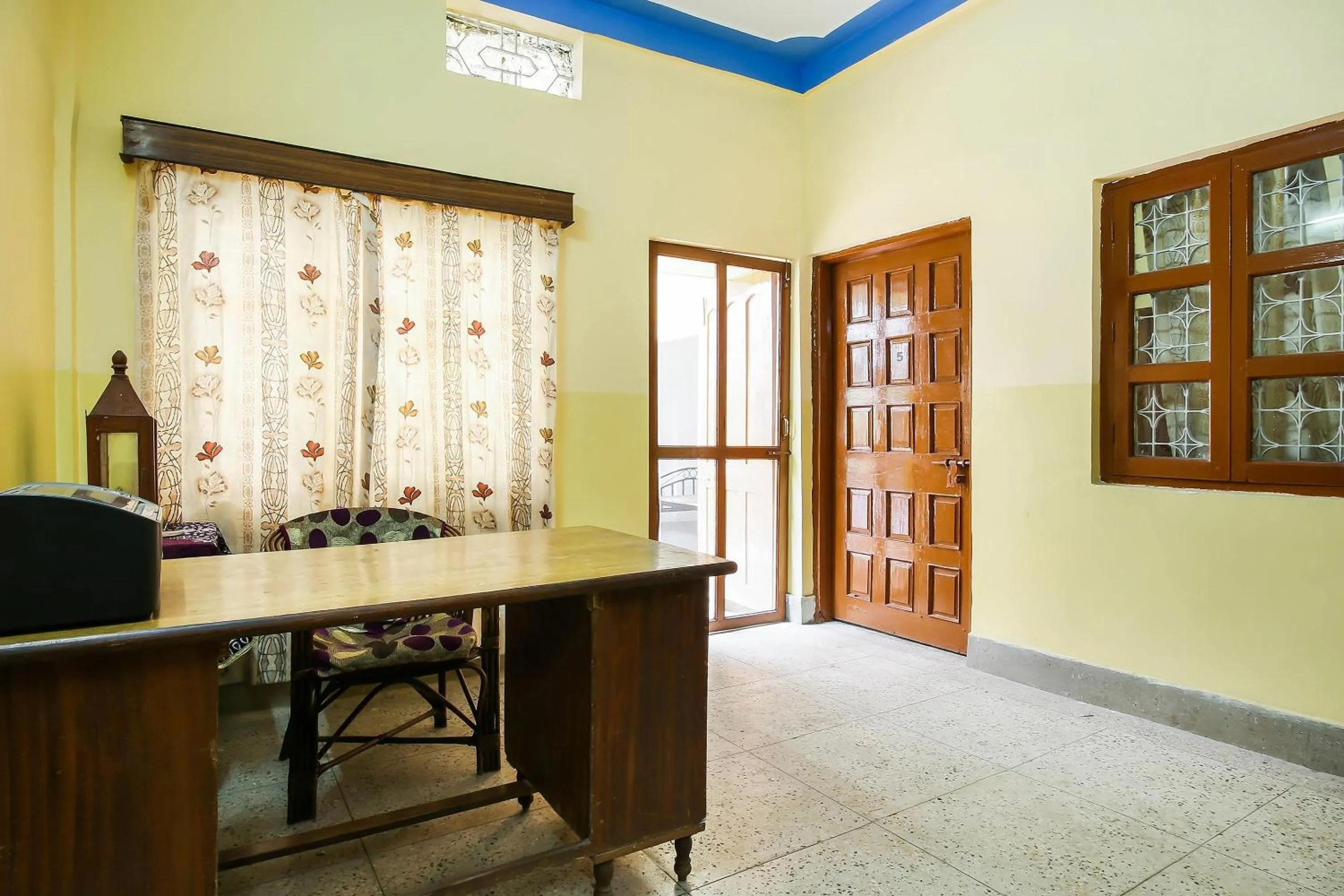 Lobby or reception in SPOT ON Cherish Guest House