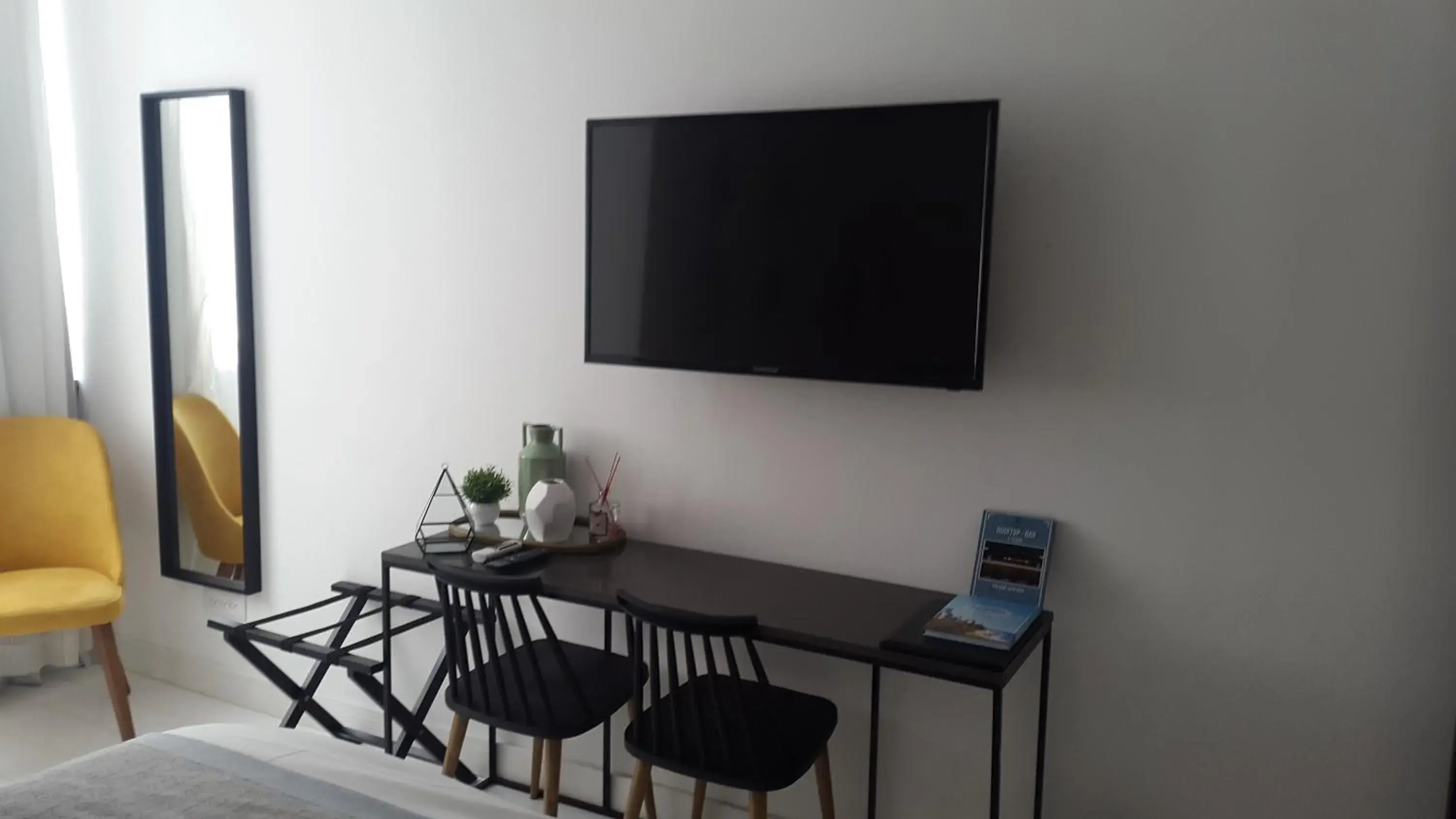 One-Bedroom Suite in Kikar Boutique Hotel One-Bedroom Suite in Kikar Boutique Hotel