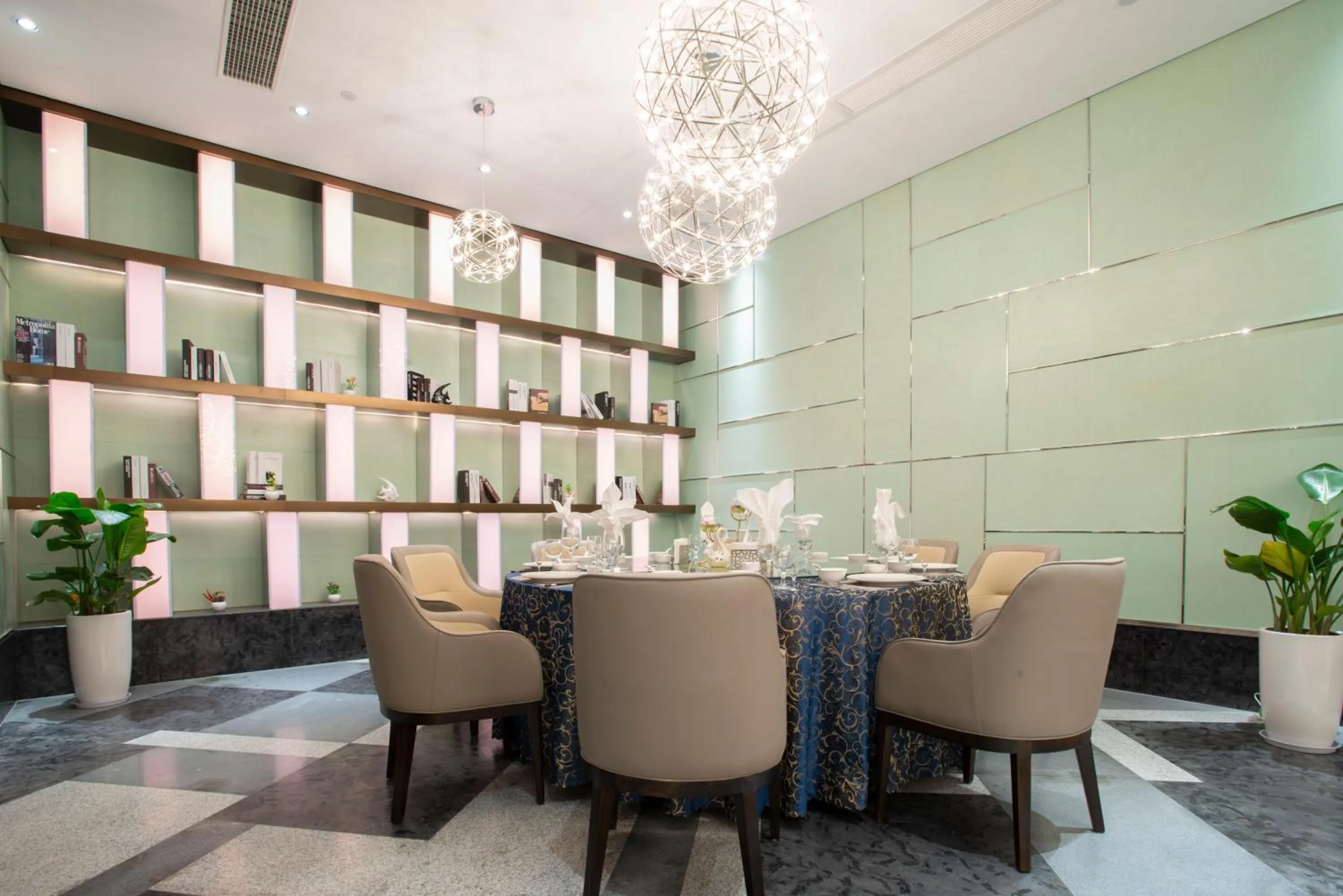 Restaurant/places to eat in Ramada Plaza by Wyndham Nanxun