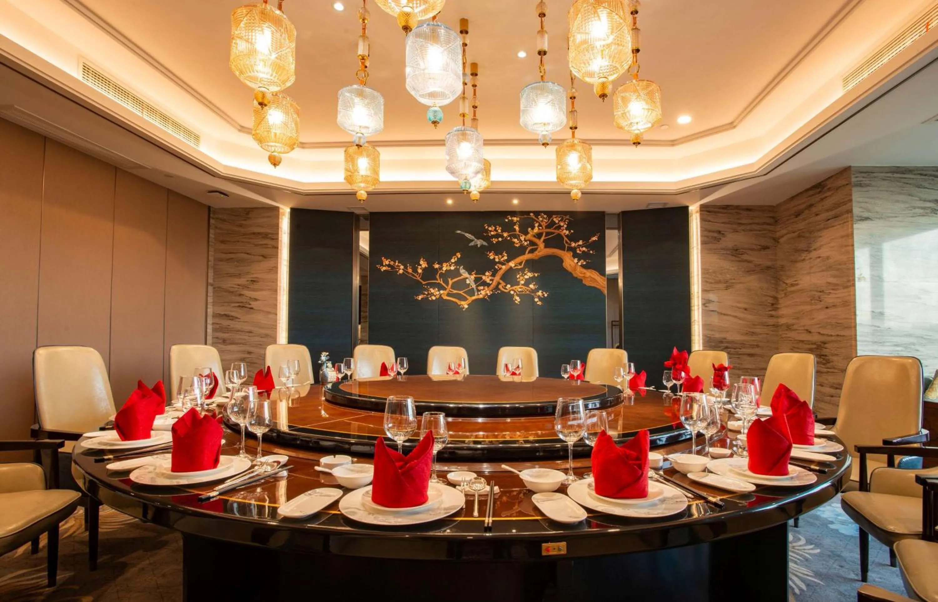 Restaurant/Places to Eat in Ramada Plaza by Wyndham Nanxun