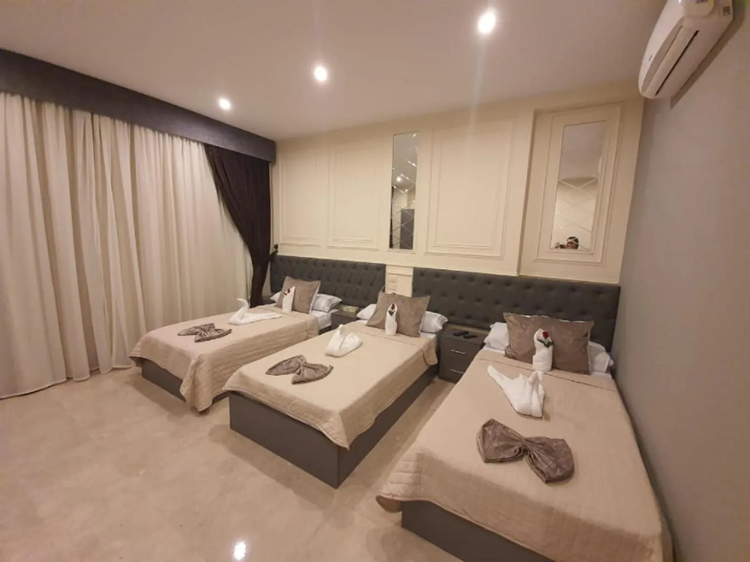 City view, Bed in City Palace Hotel