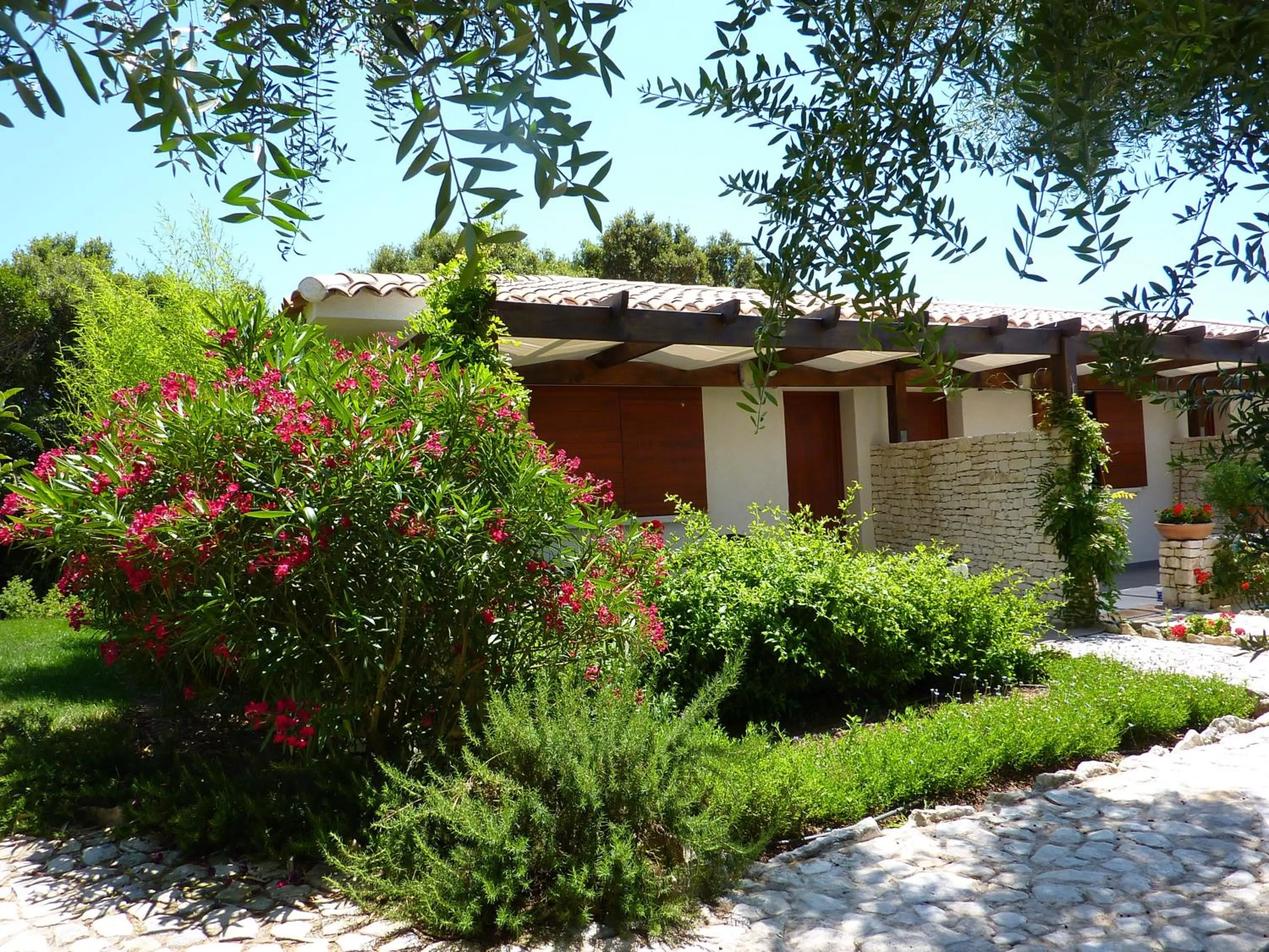 Property building in Poisson Rouge