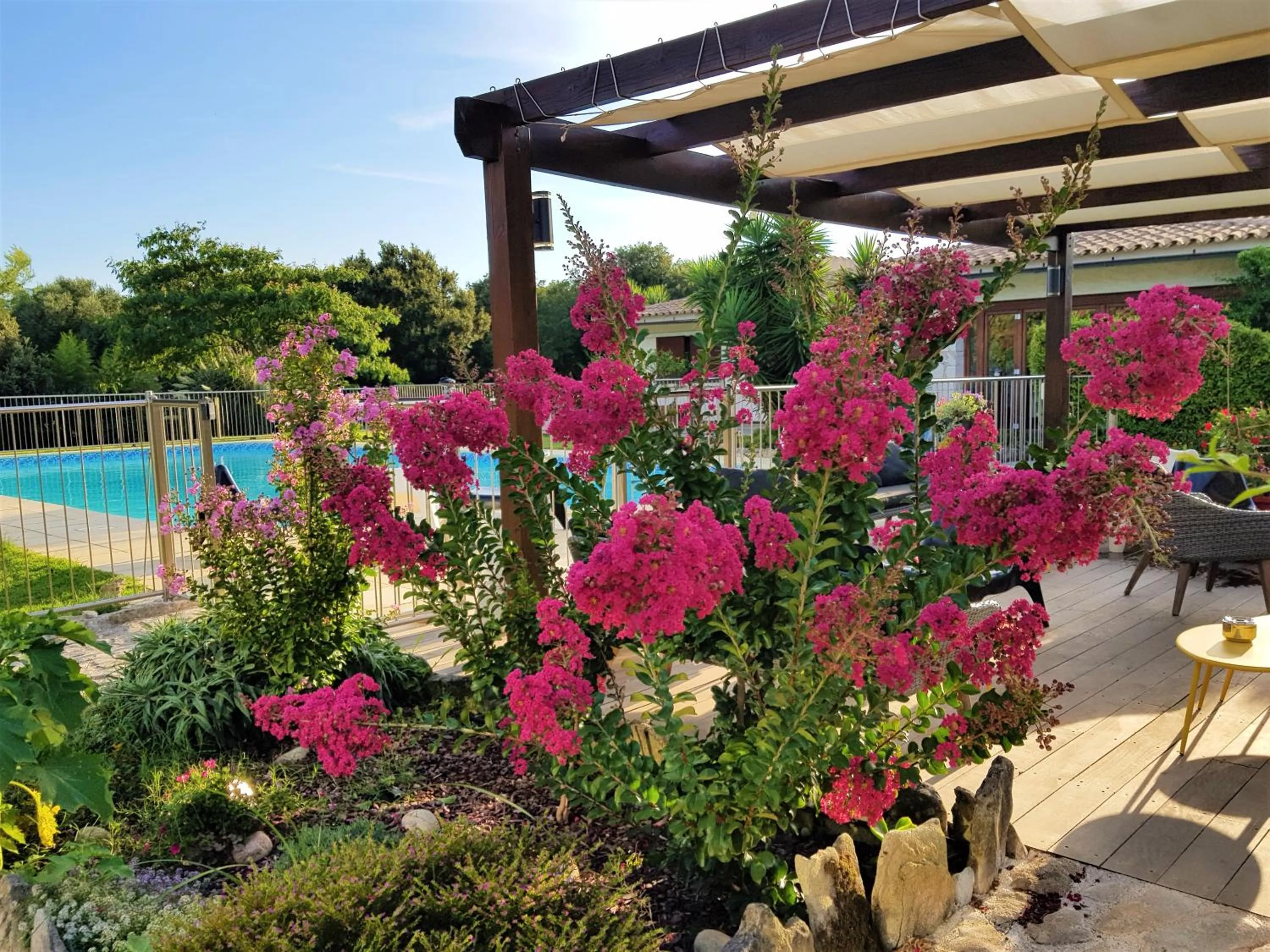 Patio in Poisson Rouge