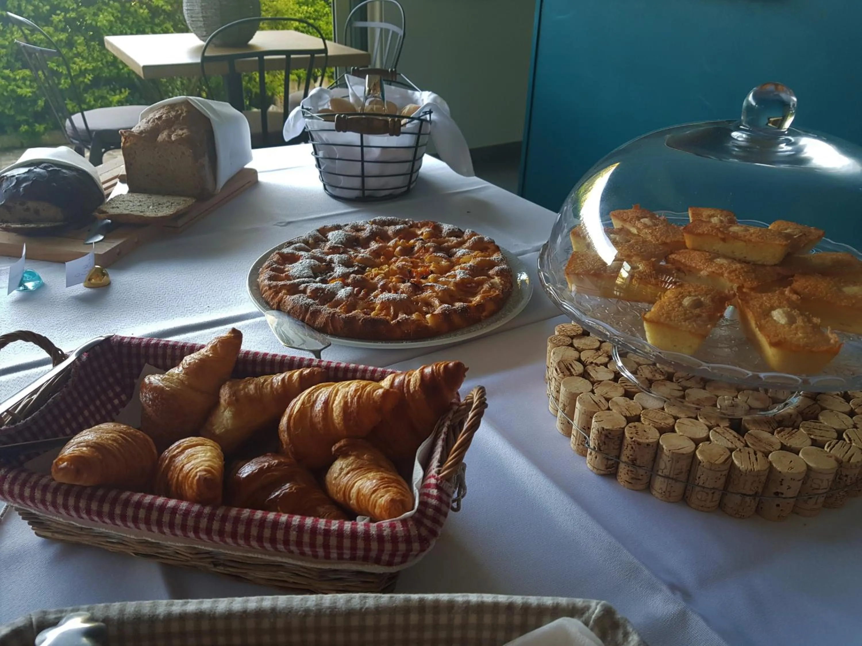 Food and drinks in Poisson Rouge