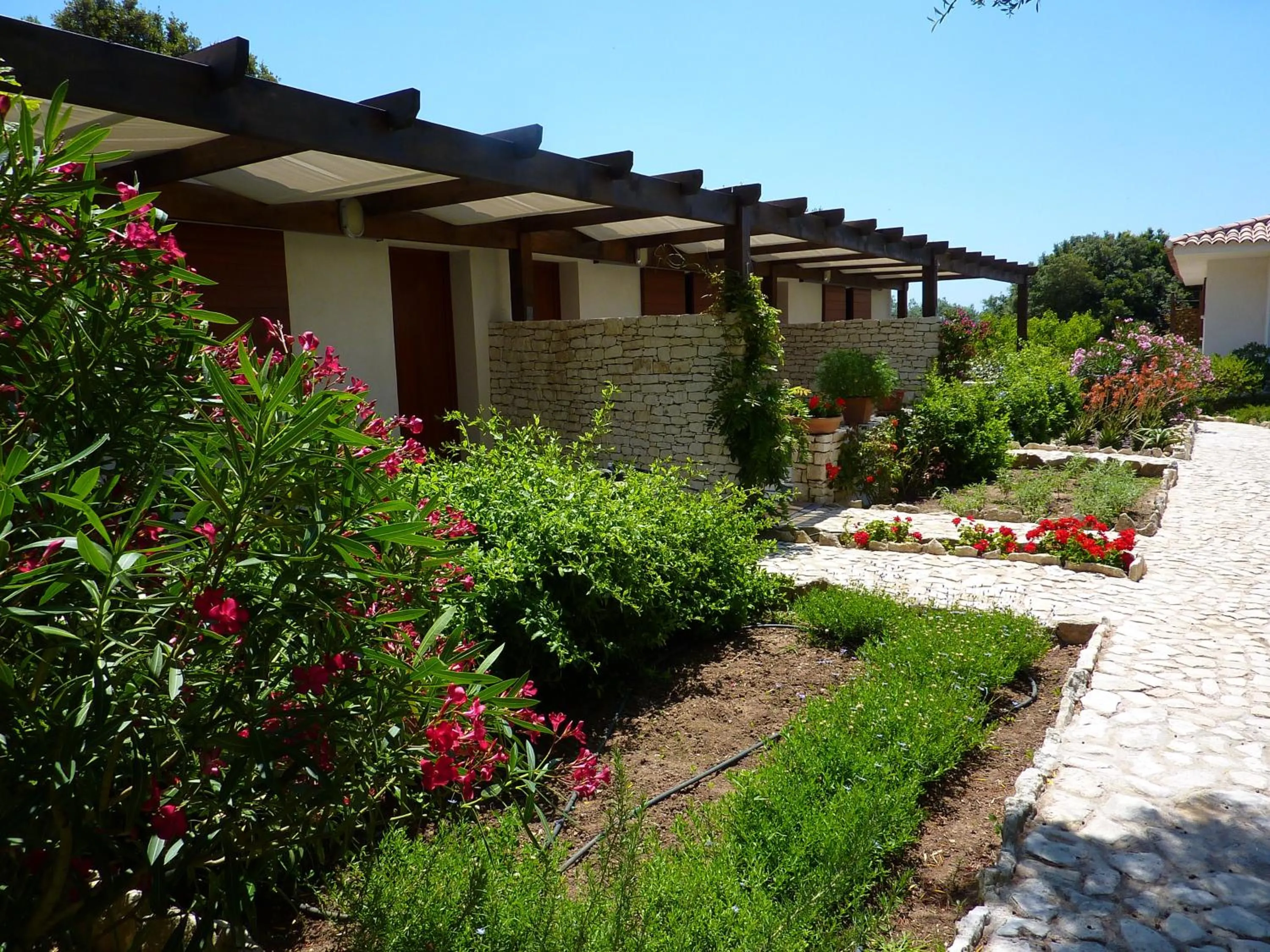 Property building in Poisson Rouge