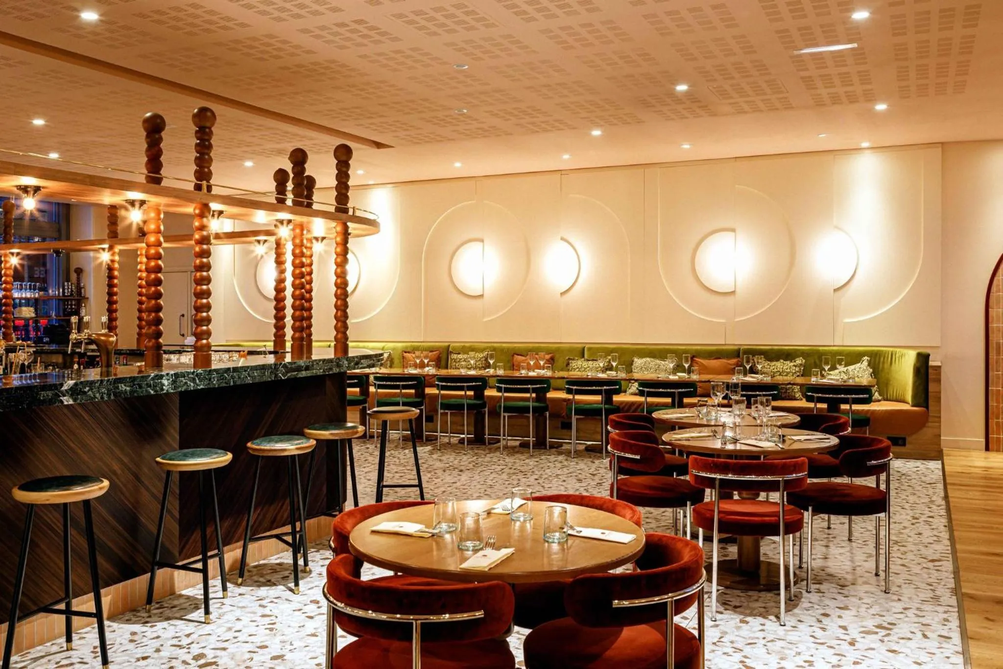 Restaurant/places to eat in Crowne Plaza Lyon - Cité Internationale