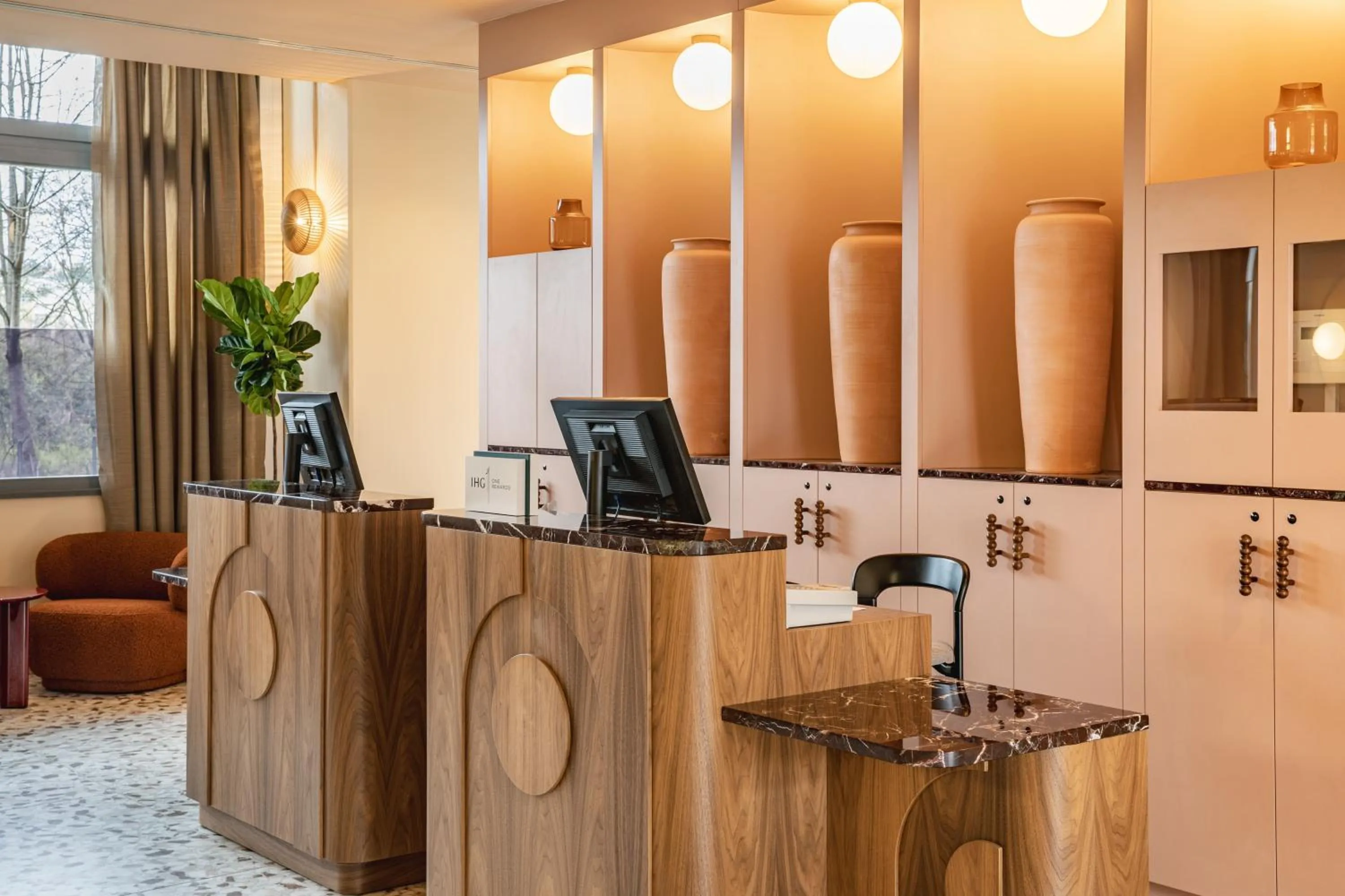 Lobby or reception in Crowne Plaza Lyon - Cité Internationale