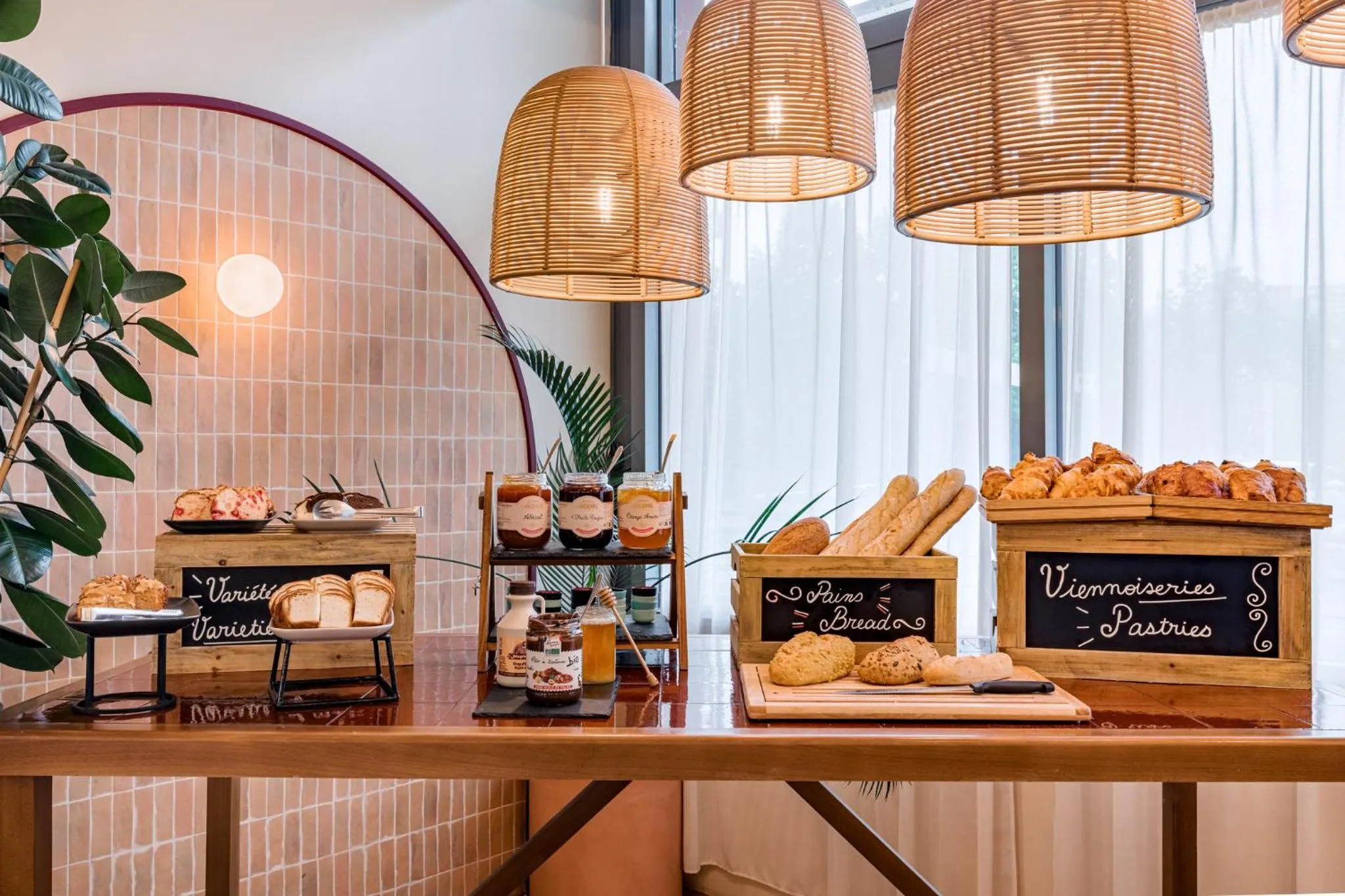 Breakfast in Crowne Plaza Lyon - Cité Internationale