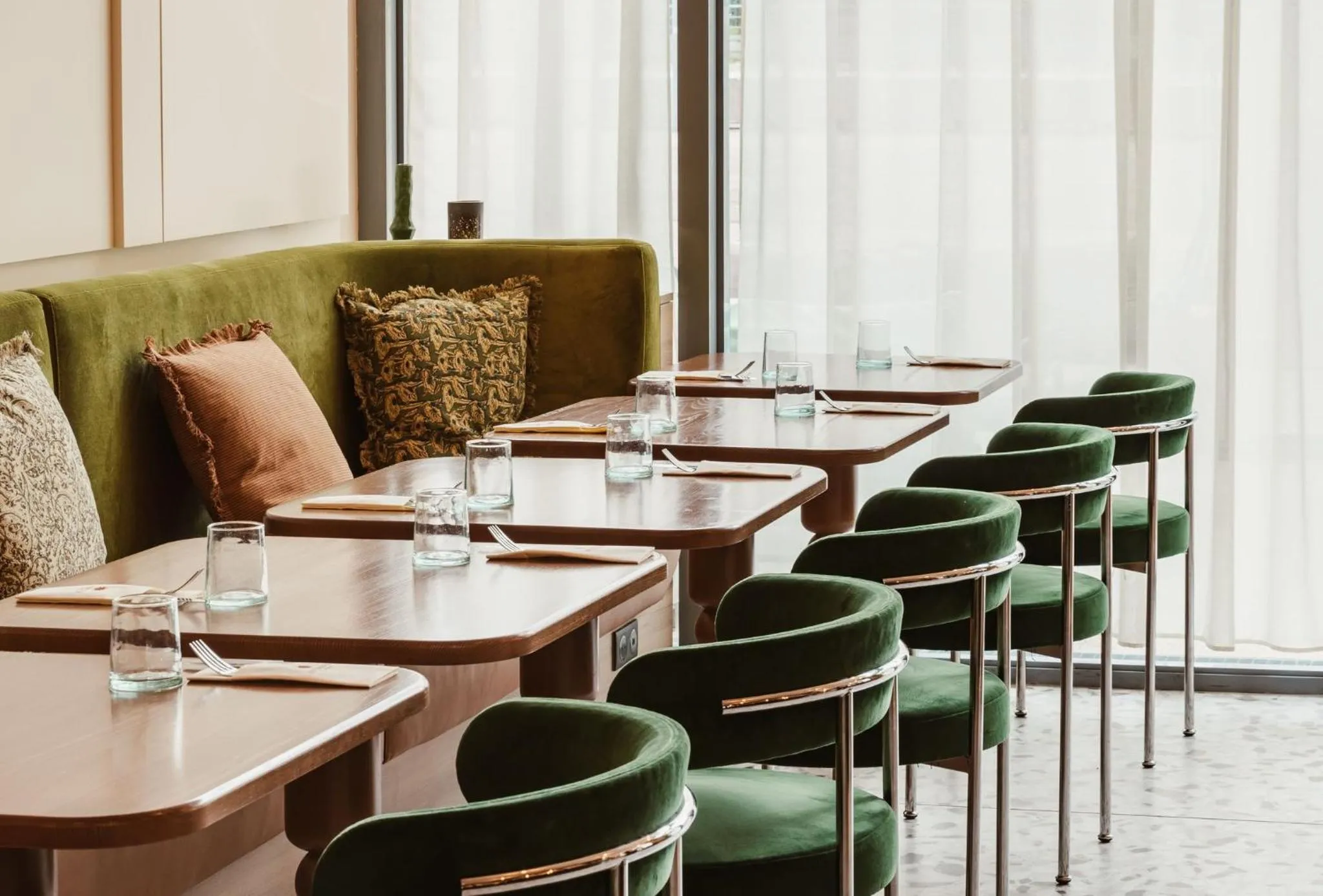 Restaurant/places to eat in Crowne Plaza Lyon - Cité Internationale