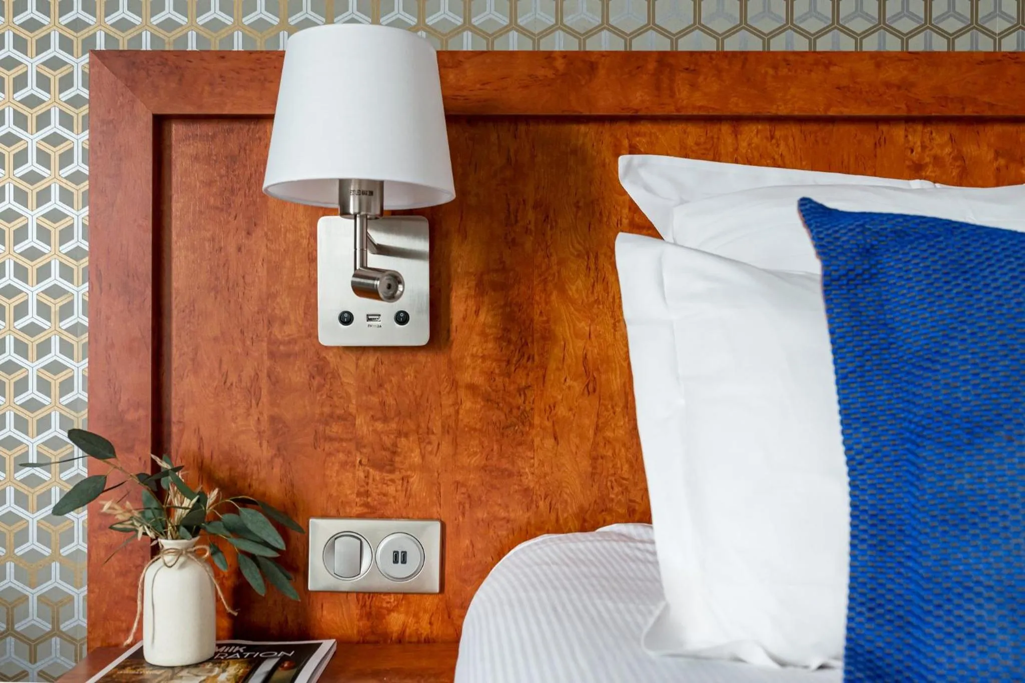 Photo of the whole room, Bed in Crowne Plaza Lyon - Cité Internationale