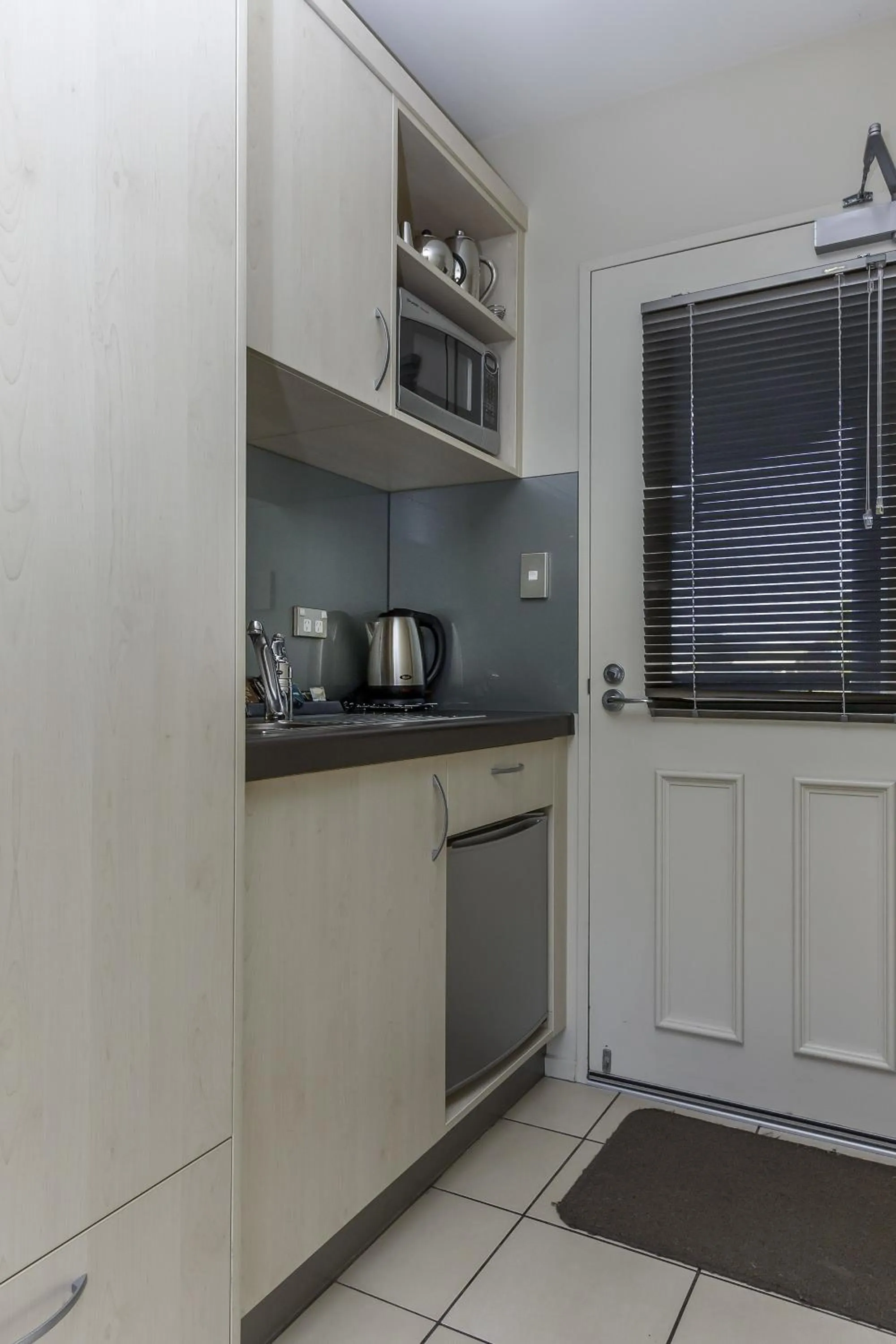 Living room in 166 Majestic Court Motel