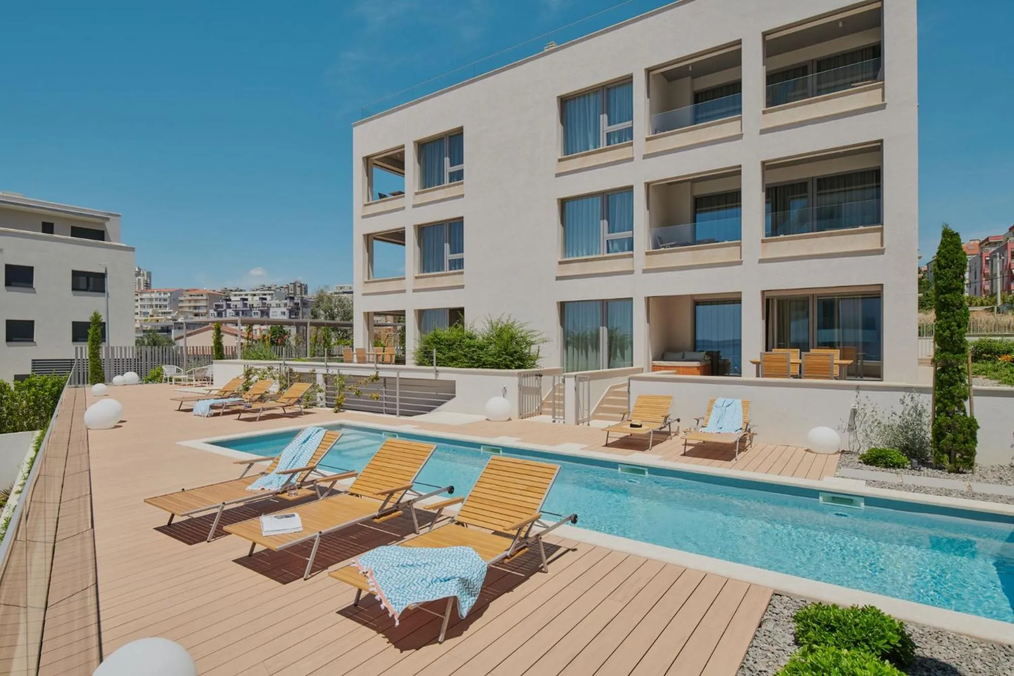 Property building in Eol Apartments Split