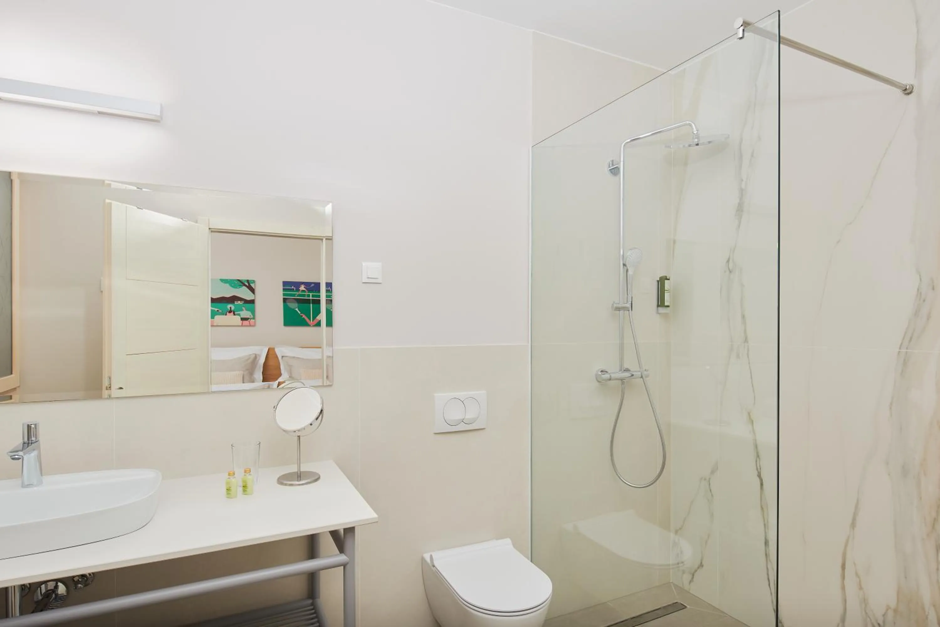 Shower in Eol Apartments Split