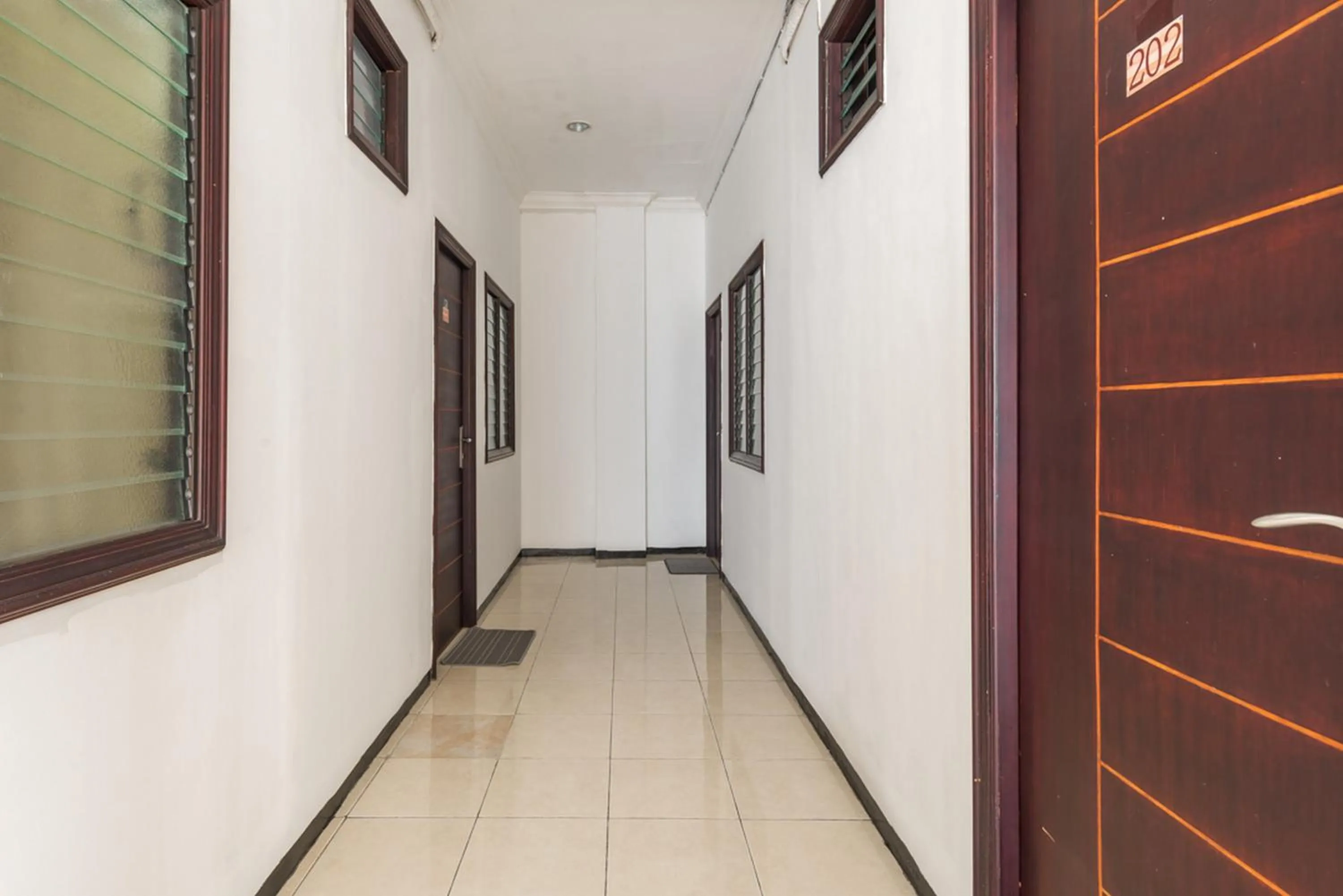 RedDoorz near Widya Mandala University