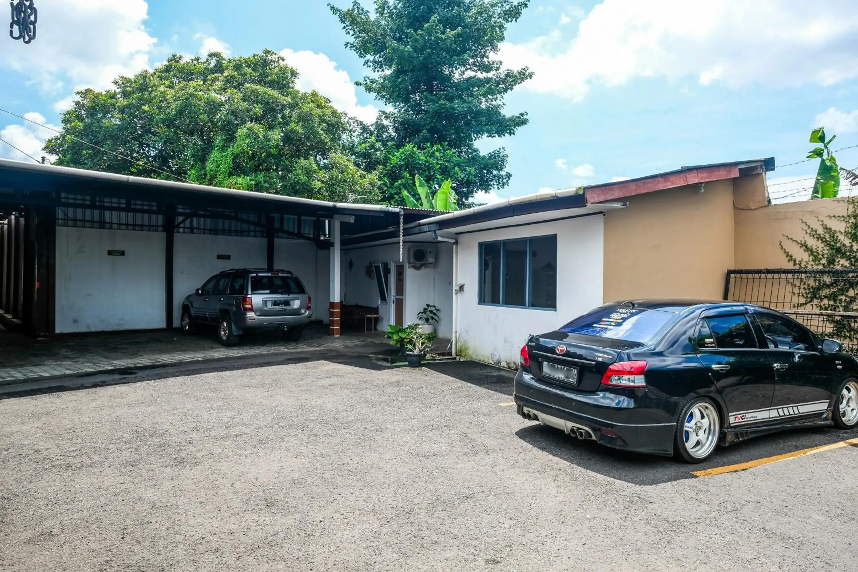 RedDoorz near GOR Satria 3 RedDoorz near GOR Satria 3