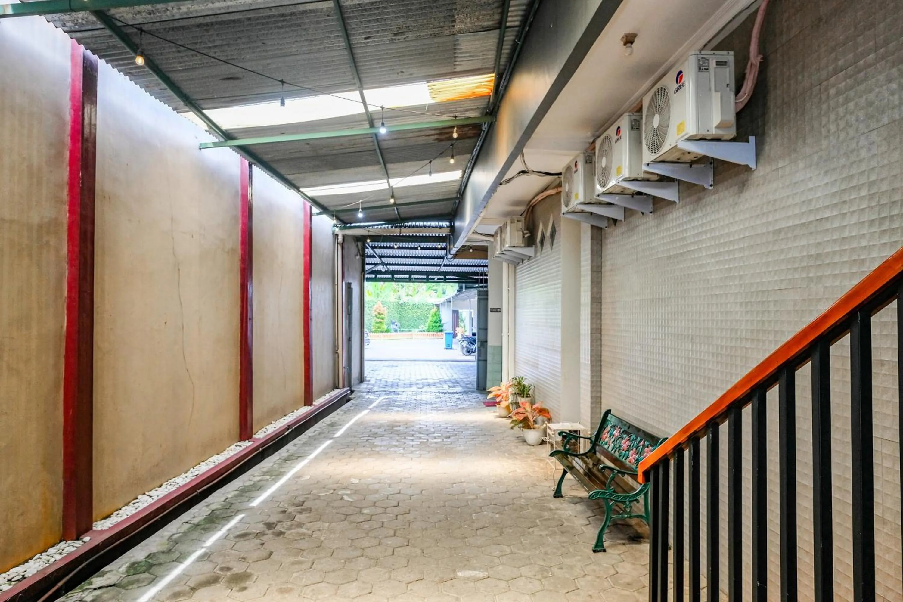 Property building in RedDoorz near GOR Satria 3