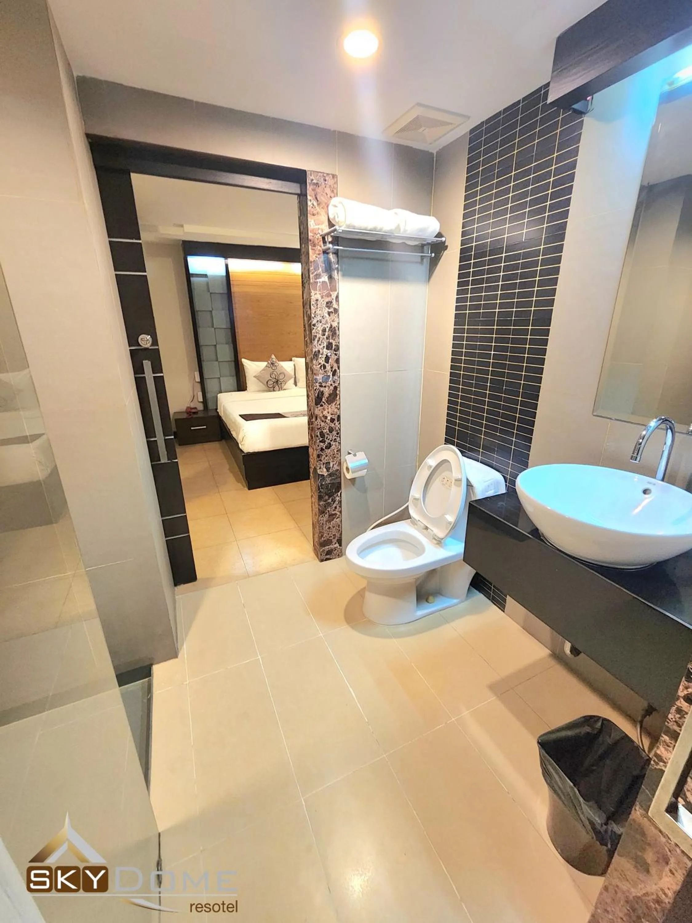 Toilet in Sky dome resotel - โรงแรมสกายโดม รีโซเทล