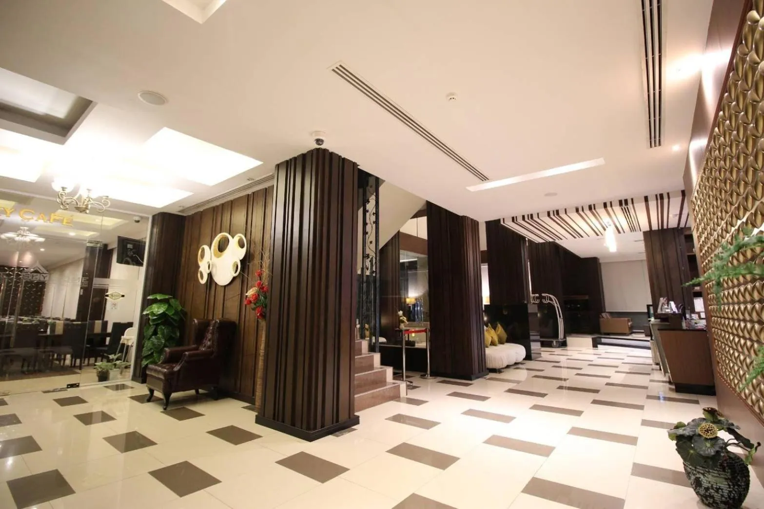 Communal lounge/ TV room in Sky dome resotel - โรงแรมสกายโดม รีโซเทล