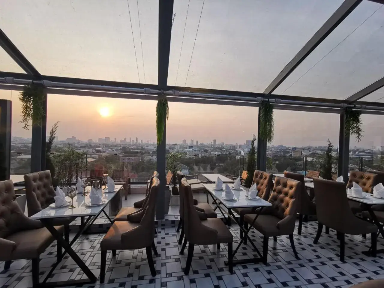 Restaurant/places to eat in Sky dome resotel - โรงแรมสกายโดม รีโซเทล Restaurant/places to eat in Sky dome resotel - โรงแรมสกายโดม รีโซเทล