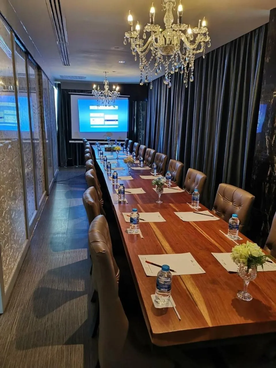 Restaurant/places to eat in Sky dome resotel - โรงแรมสกายโดม รีโซเทล