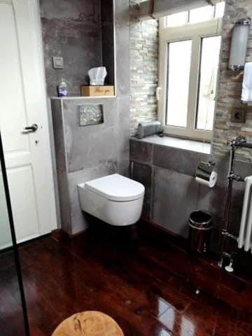 Bathroom in L'ancienne Boulangerie