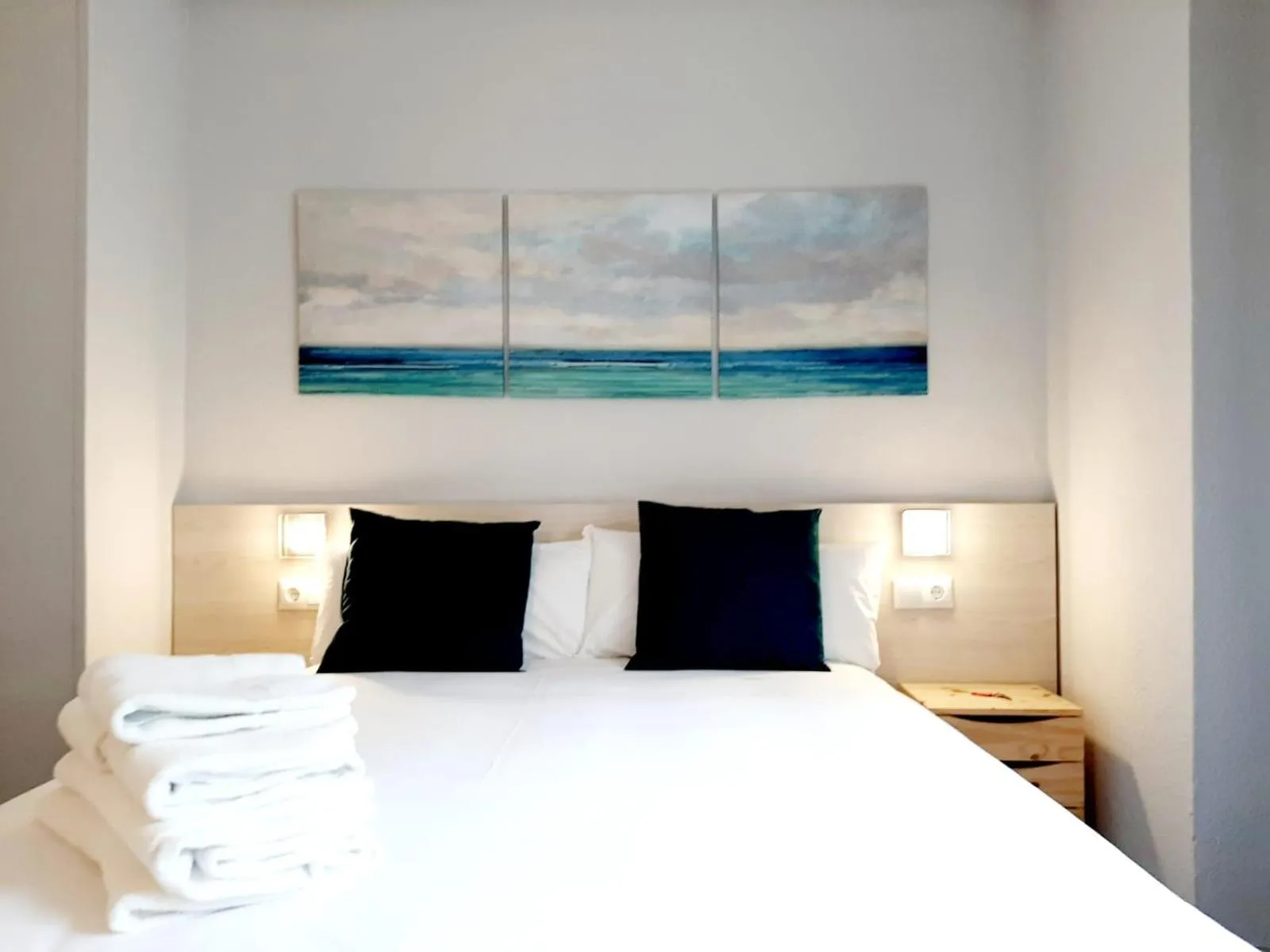 Bed in Hostal Lucia by gaiarooms