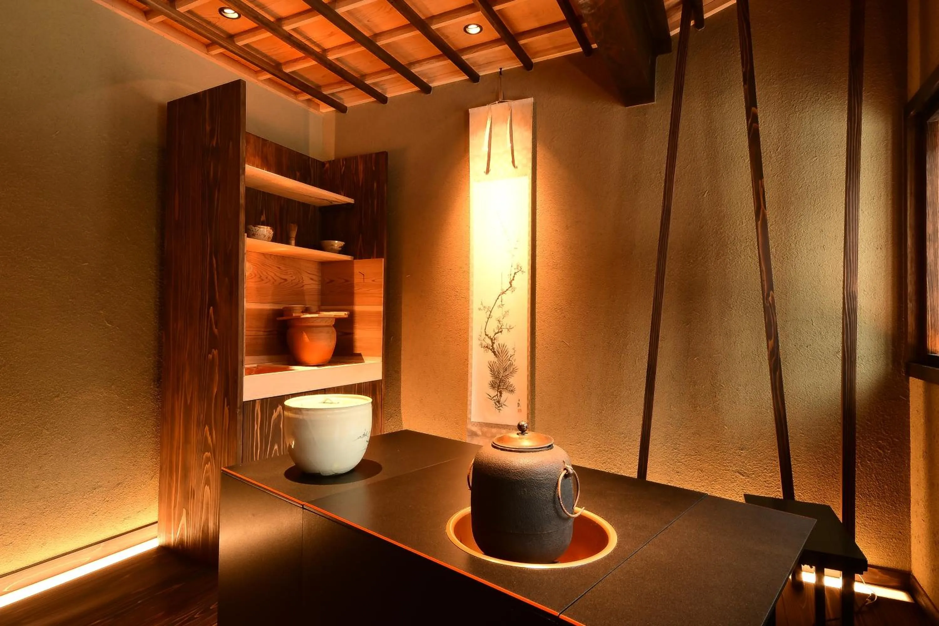 Communal lounge/ TV room in Koyasan Shukubo Yochiin