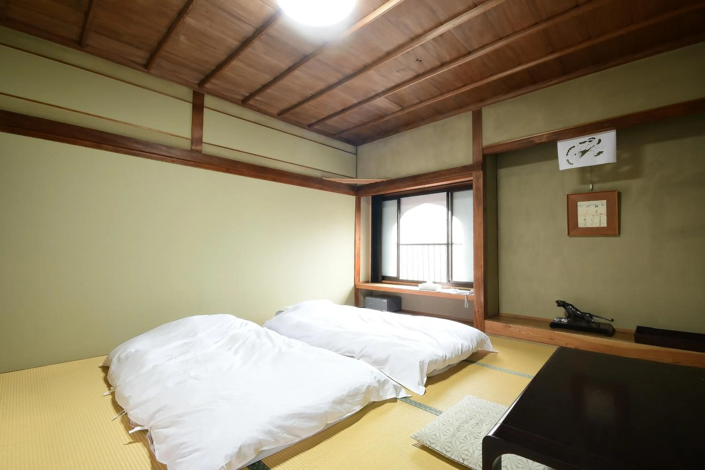 Photo of the whole room, Bed in Koyasan Shukubo Yochiin
