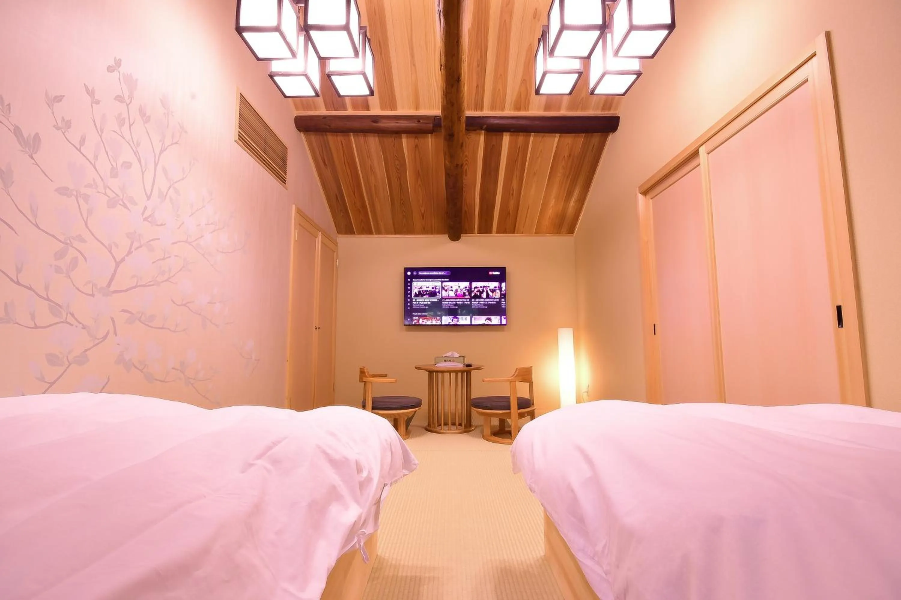 Photo of the whole room, Bed in Koyasan Shukubo Yochiin