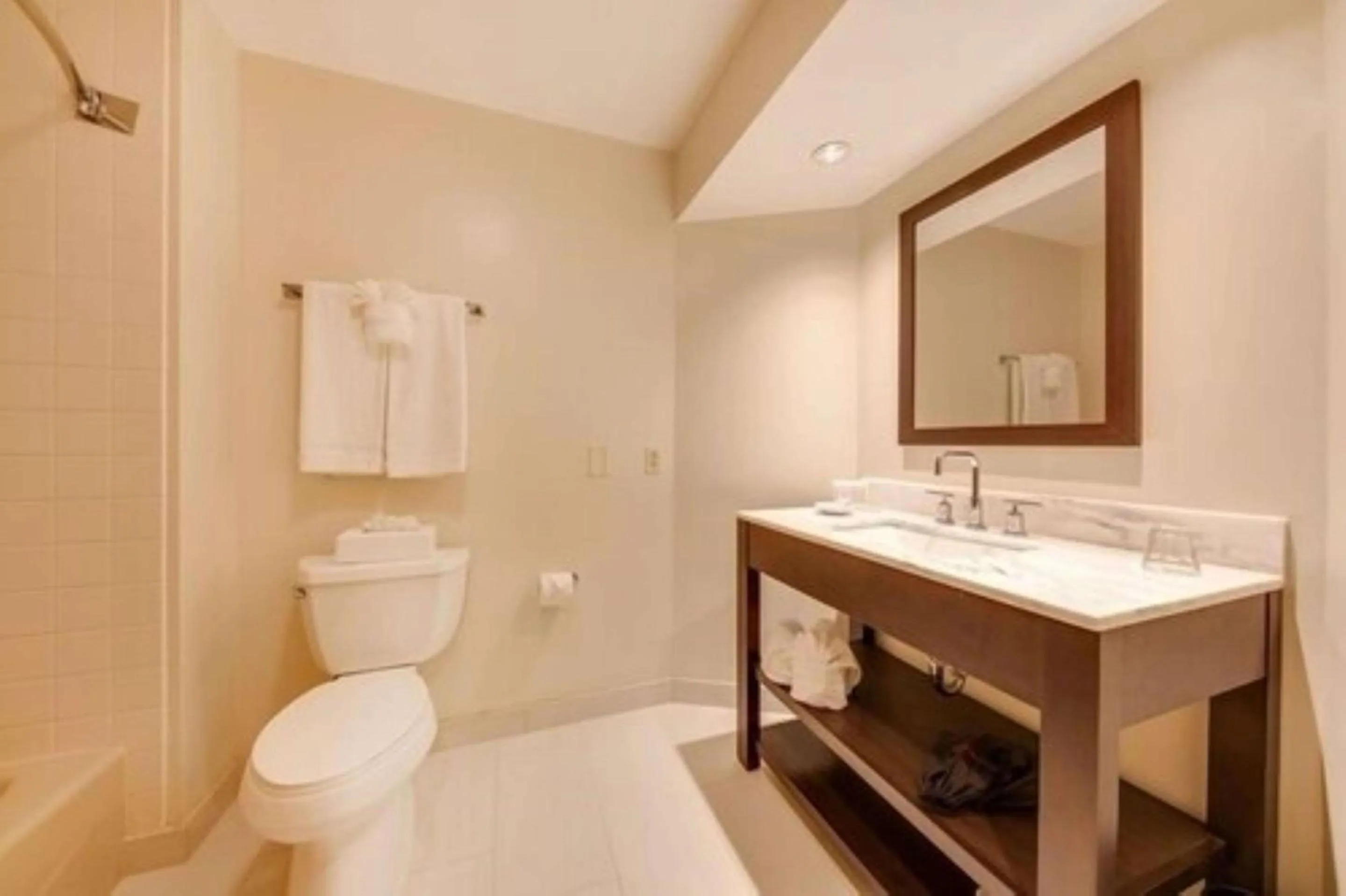 Bathroom in Heritage Hotel, Golf, Spa & Conference Center, BW Premier Collection