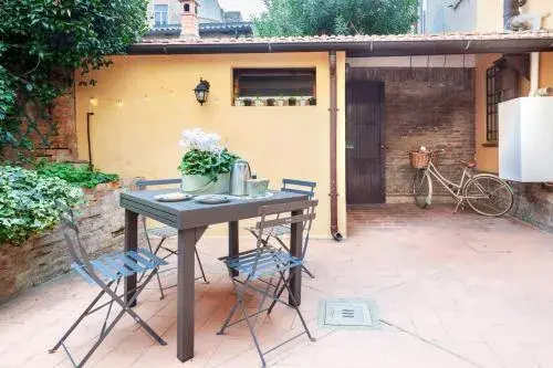 GuestHost - L'angolo segreto nel pieno centro di Ferrara GuestHost - L'angolo segreto nel pieno centro di Ferrara
