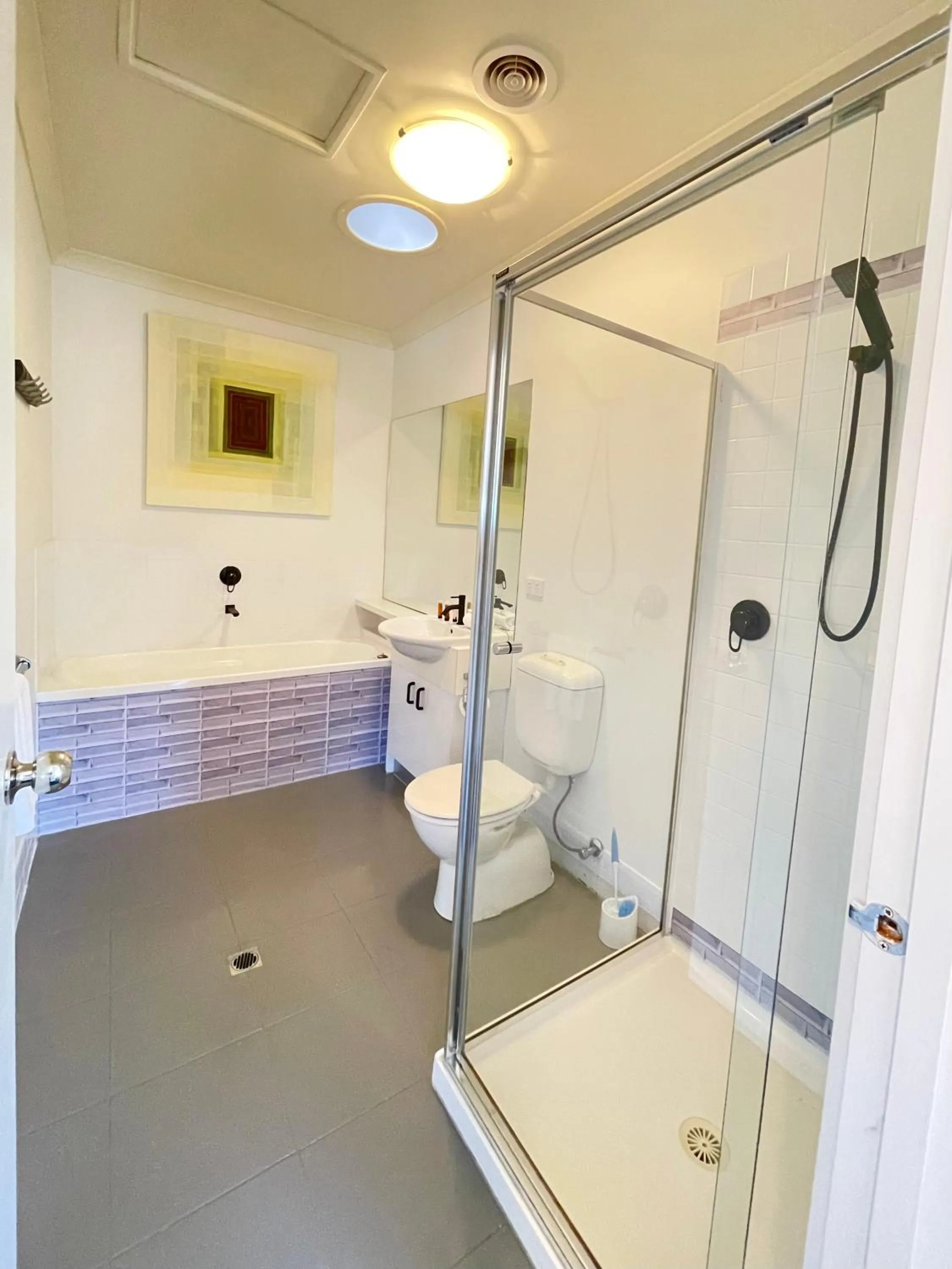 Oceanic on Thompson Apartments