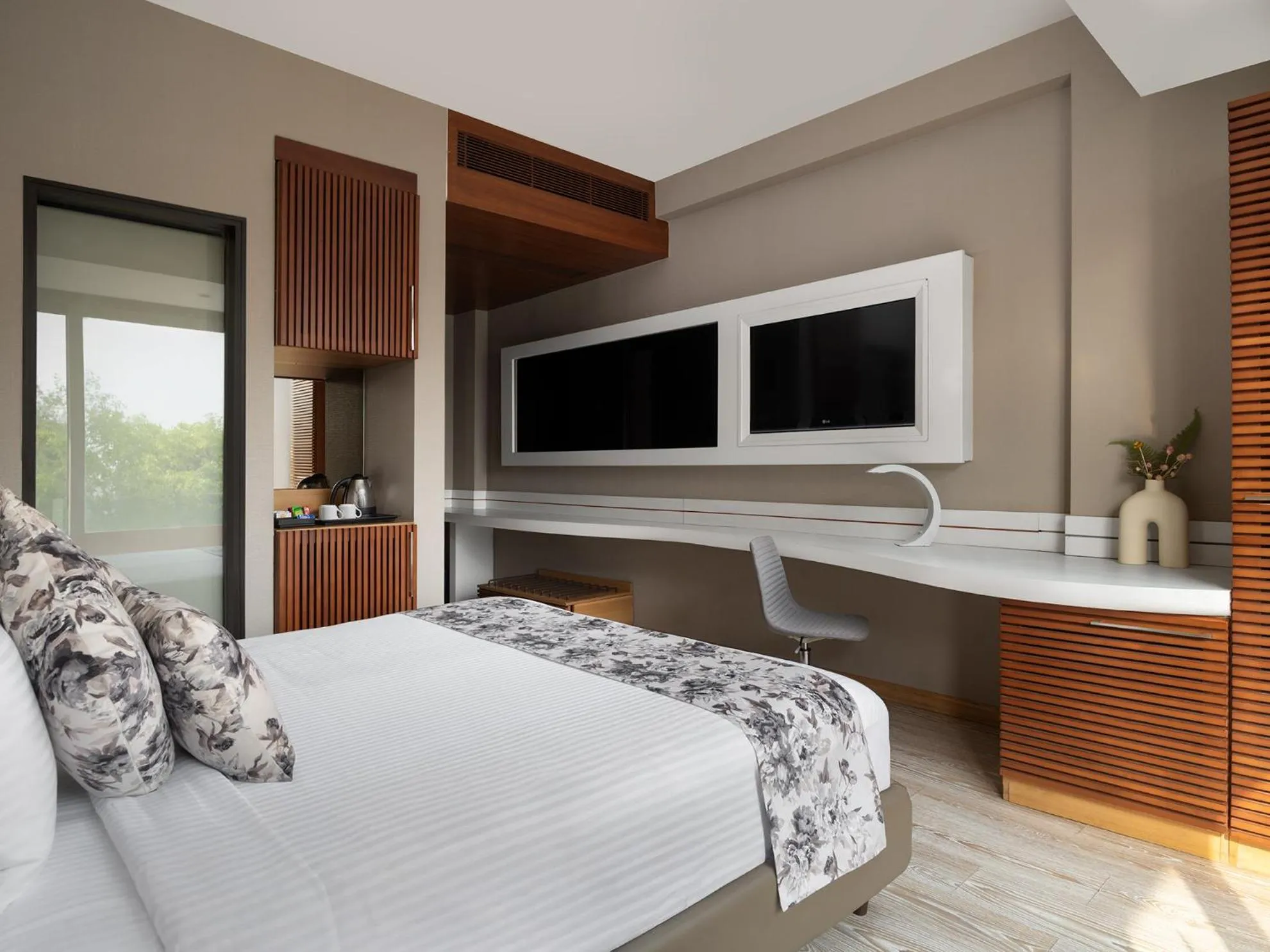 Bedroom, Bed in The Atara Near Golf Course Road